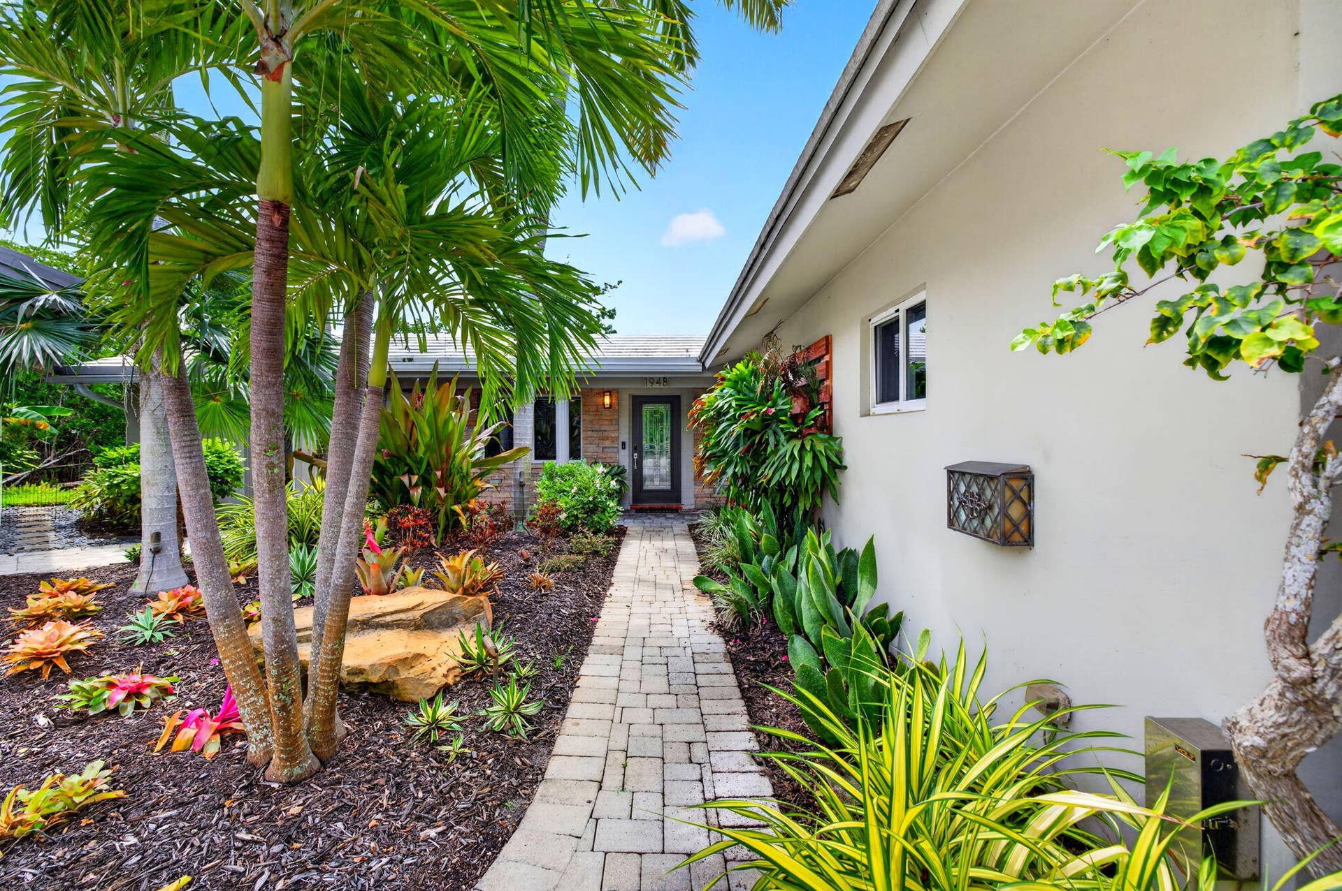 1948 NE 7TH Terrace, Wilton Manors, FL 33305 5-web-or-mls-699A2049
