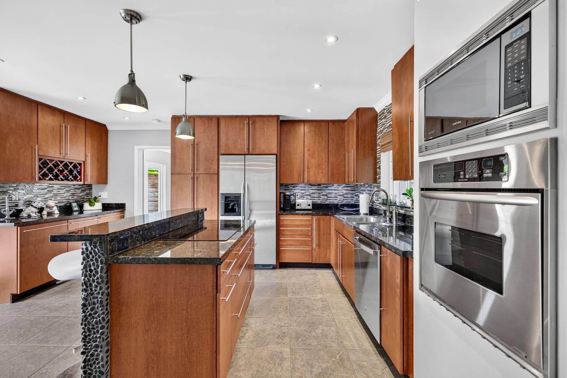 1948 NE 7TH Terrace, Wilton Manors, FL 33305 16-web-or-mls-699A1448