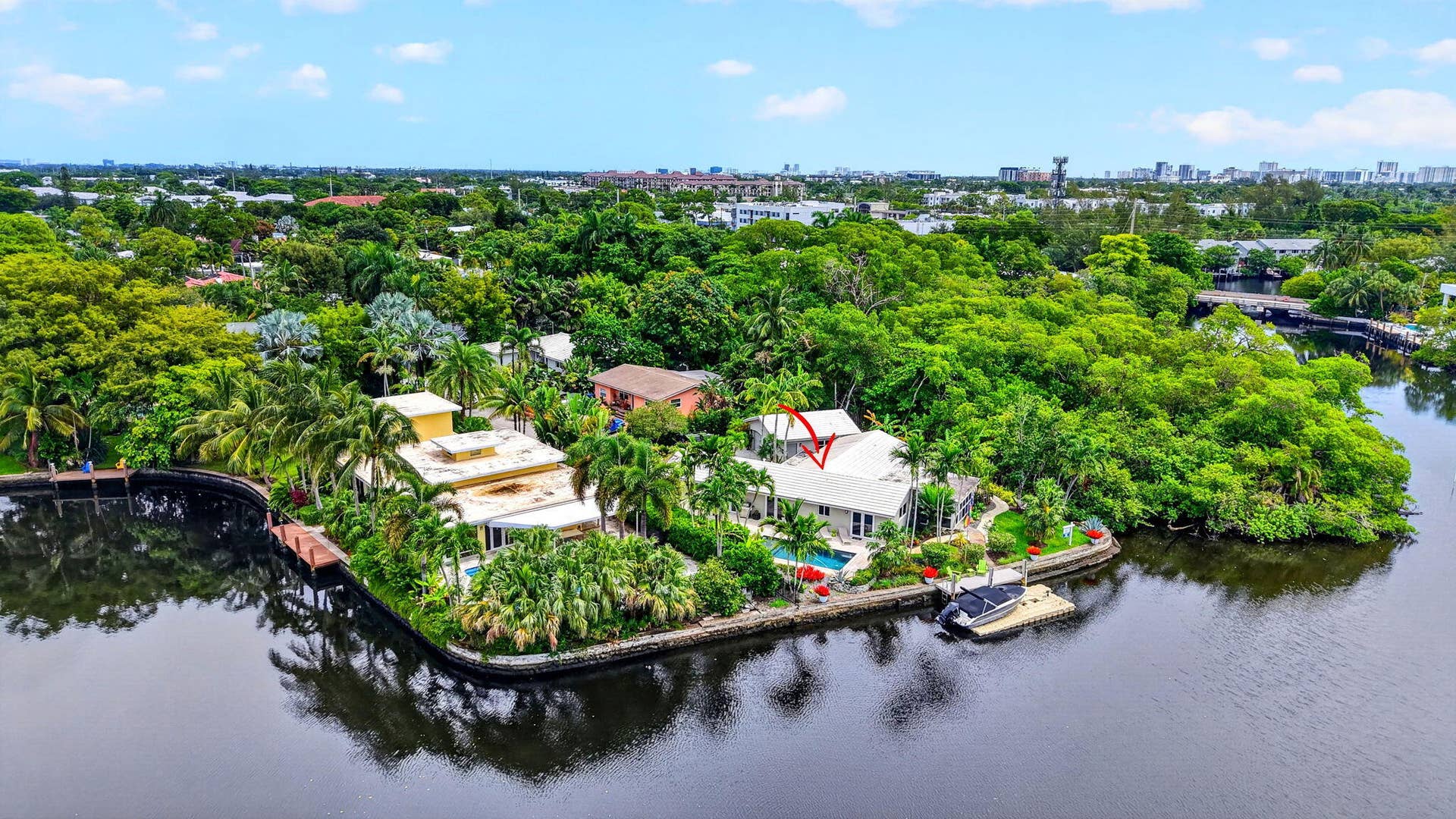 1948 NE 7TH Terrace, Wilton Manors, FL 33305 94-web-or-mls-DJI_20260805114801_0021_D