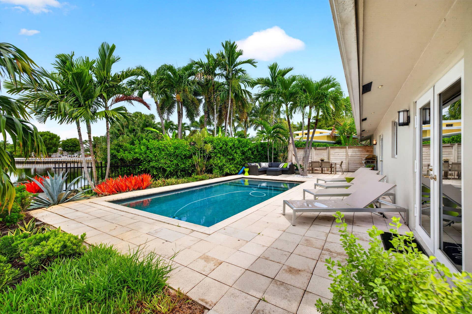 1948 NE 7TH Terrace, Wilton Manors, FL 33305 71-web-or-mls-699A1823