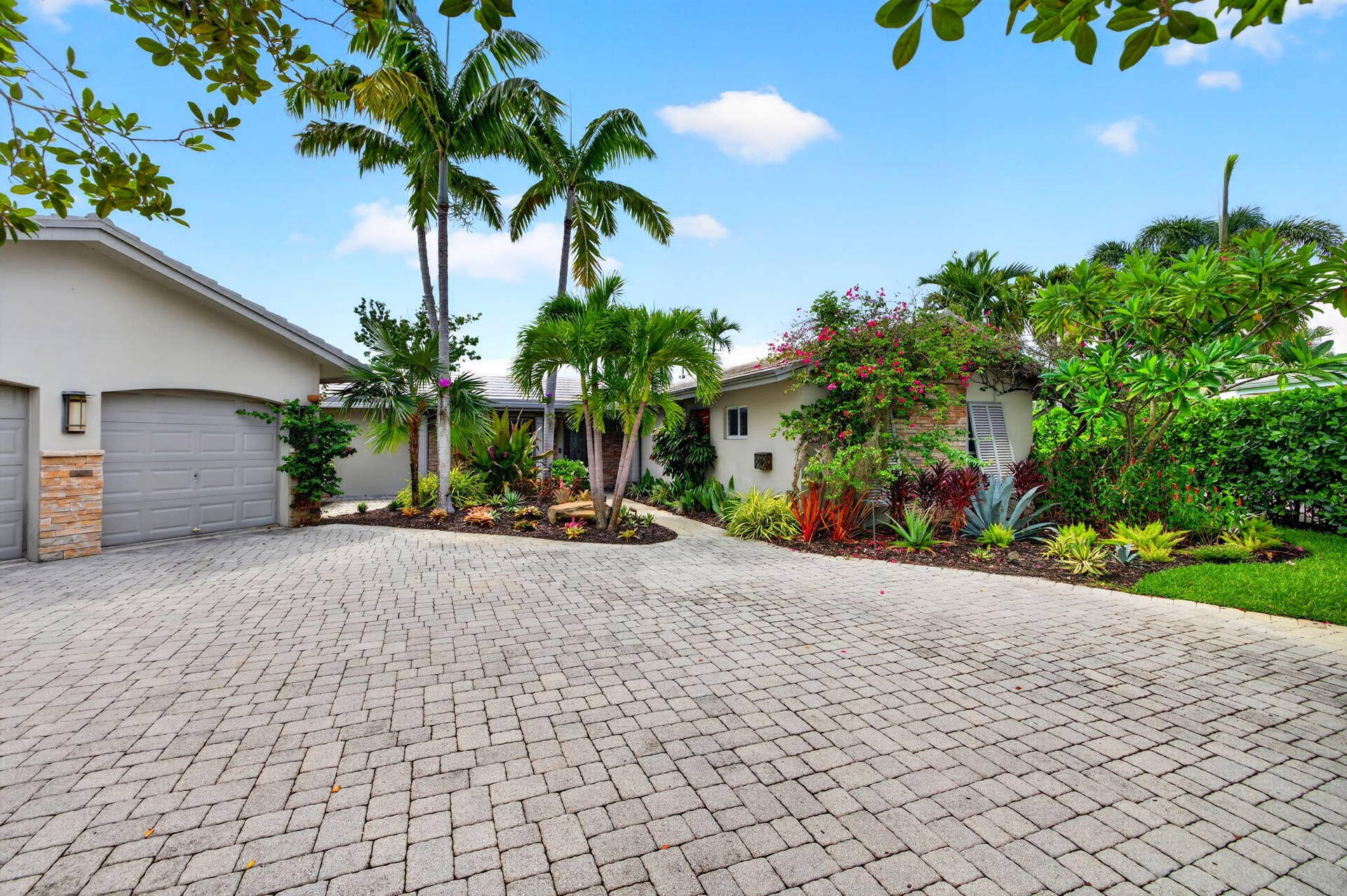 1948 NE 7TH Terrace, Wilton Manors, FL 33305 4-web-or-mls-699A2043