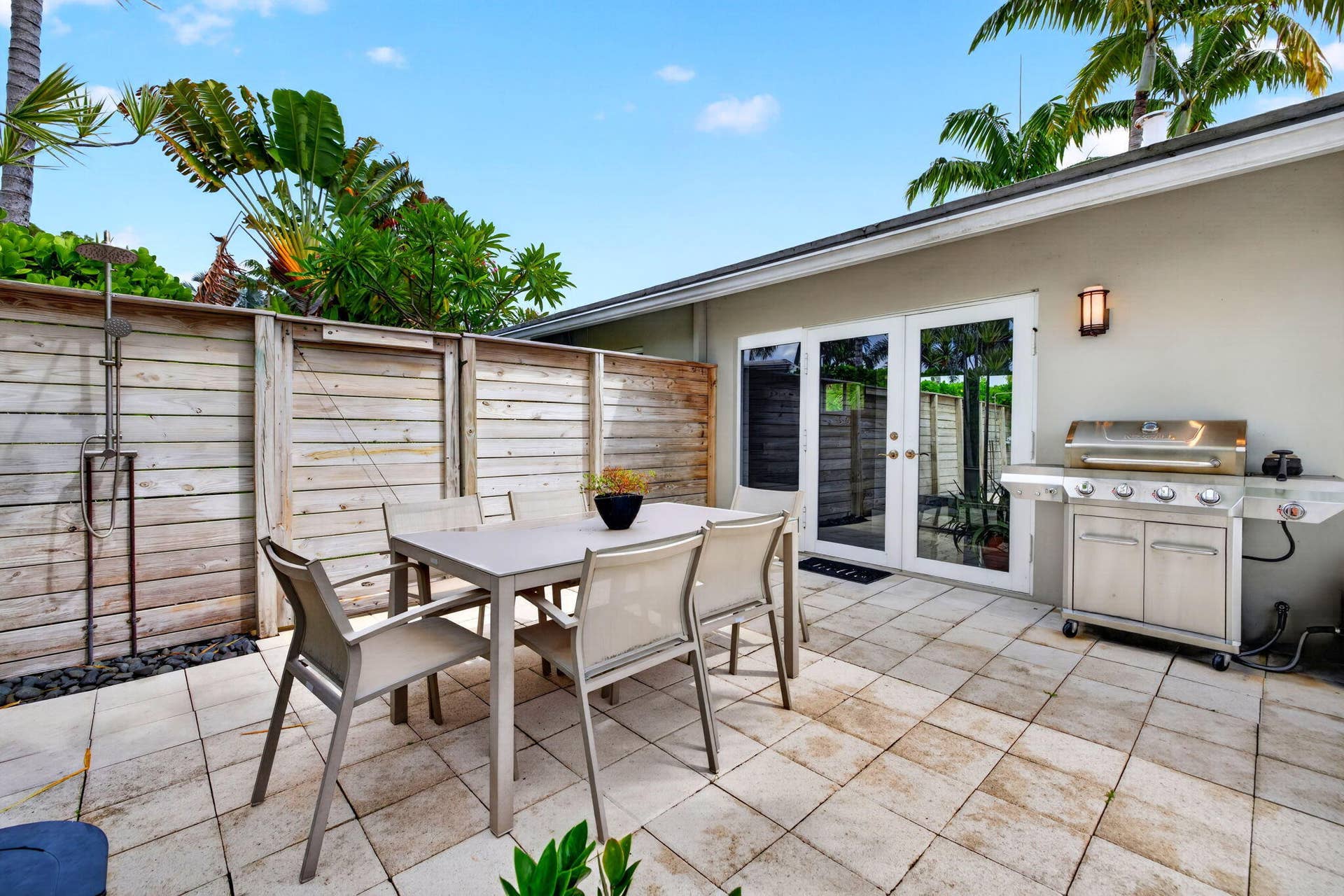 1948 NE 7TH Terrace, Wilton Manors, FL 33305 74-web-or-mls-699A1856
