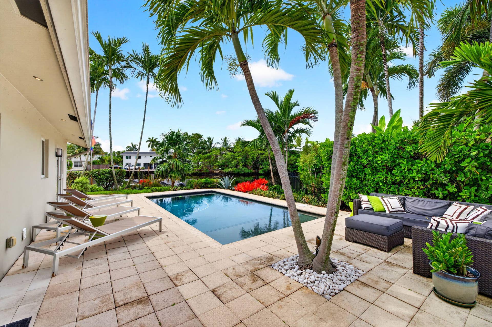 1948 NE 7TH Terrace, Wilton Manors, FL 33305 72-web-or-mls-699A1829