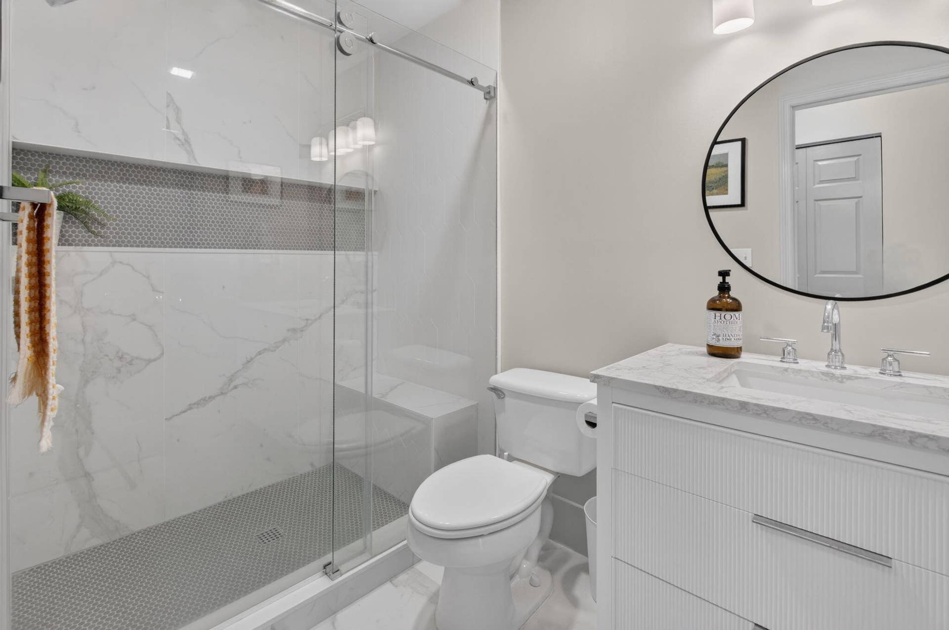 3864 Satin Leaf Court, Delray Beach, FL 33445 Guest Bath