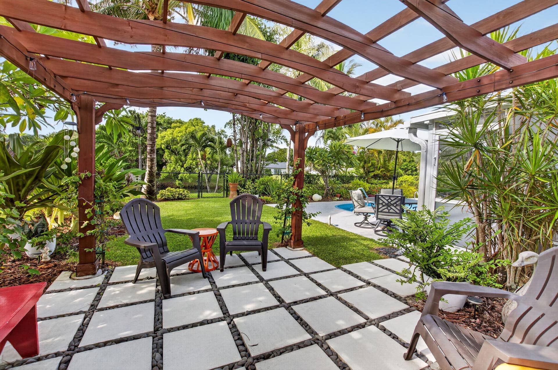 3864 Satin Leaf Court, Delray Beach, FL 33445 Brand New Pergola
