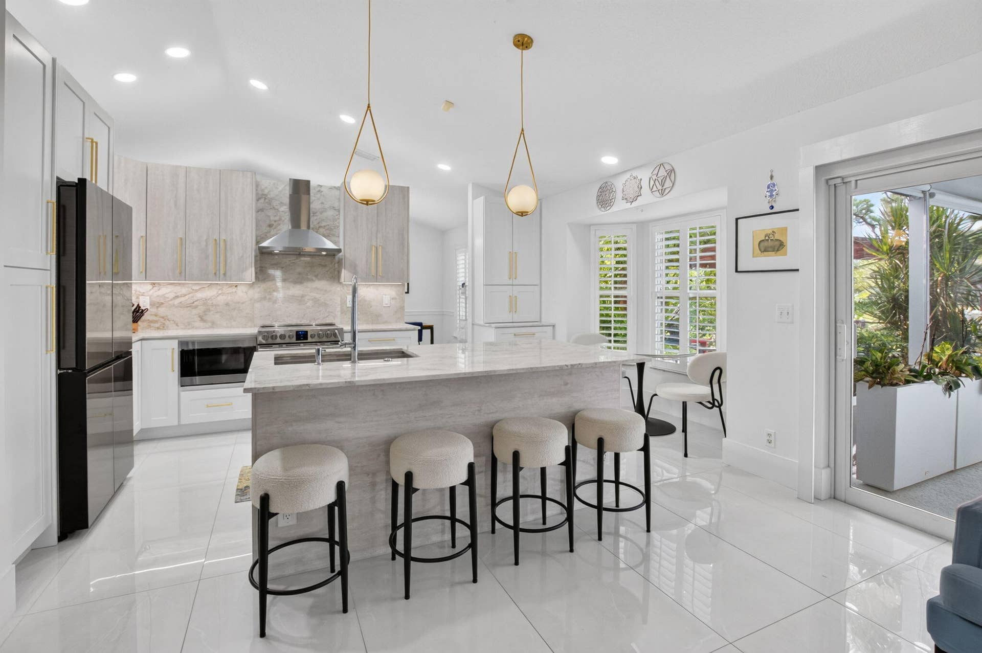 3864 Satin Leaf Court, Delray Beach, FL 33445 Open Living Space with Island