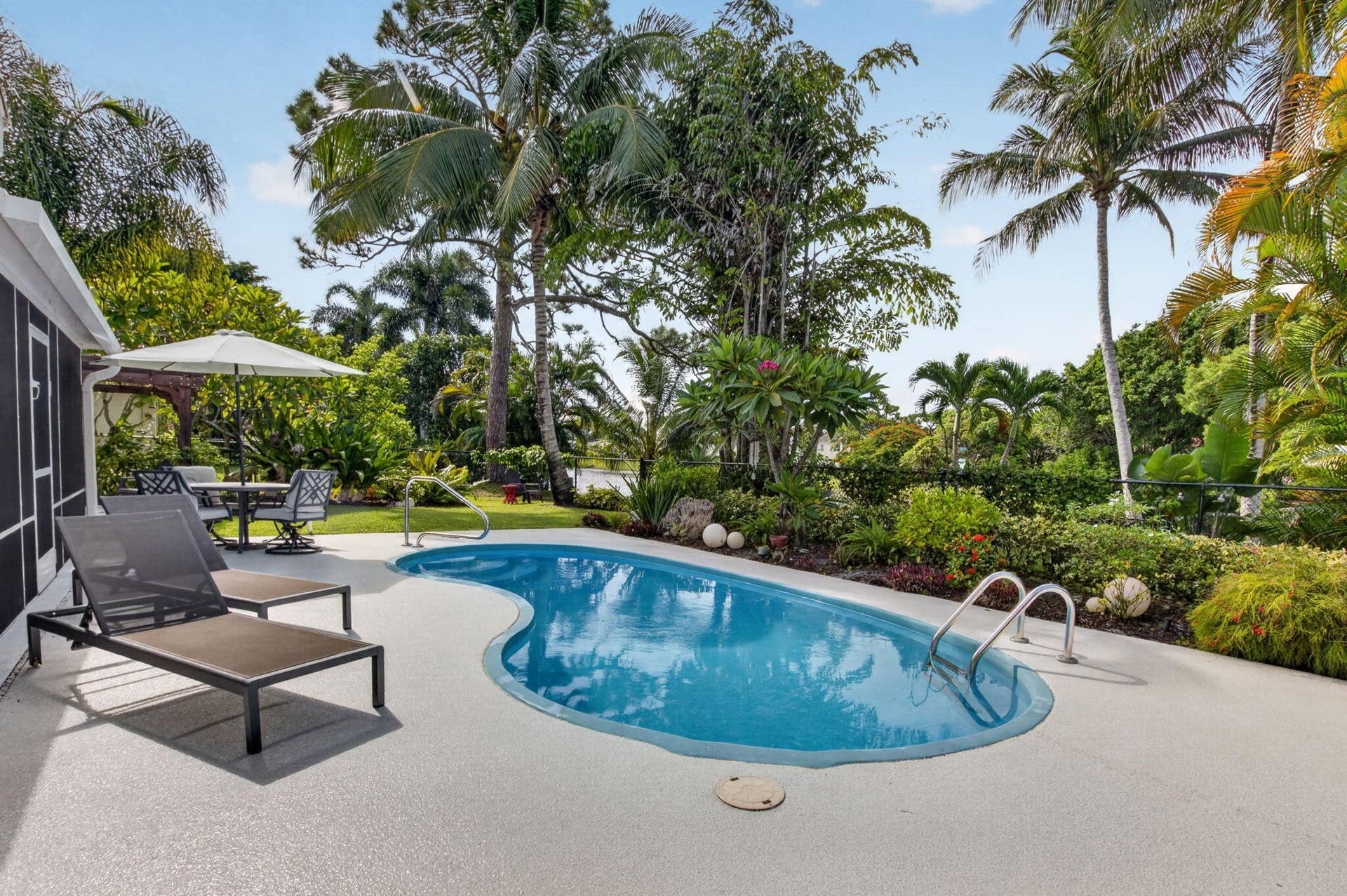 3864 Satin Leaf Court, Delray Beach, FL 33445 Saltwater Pool