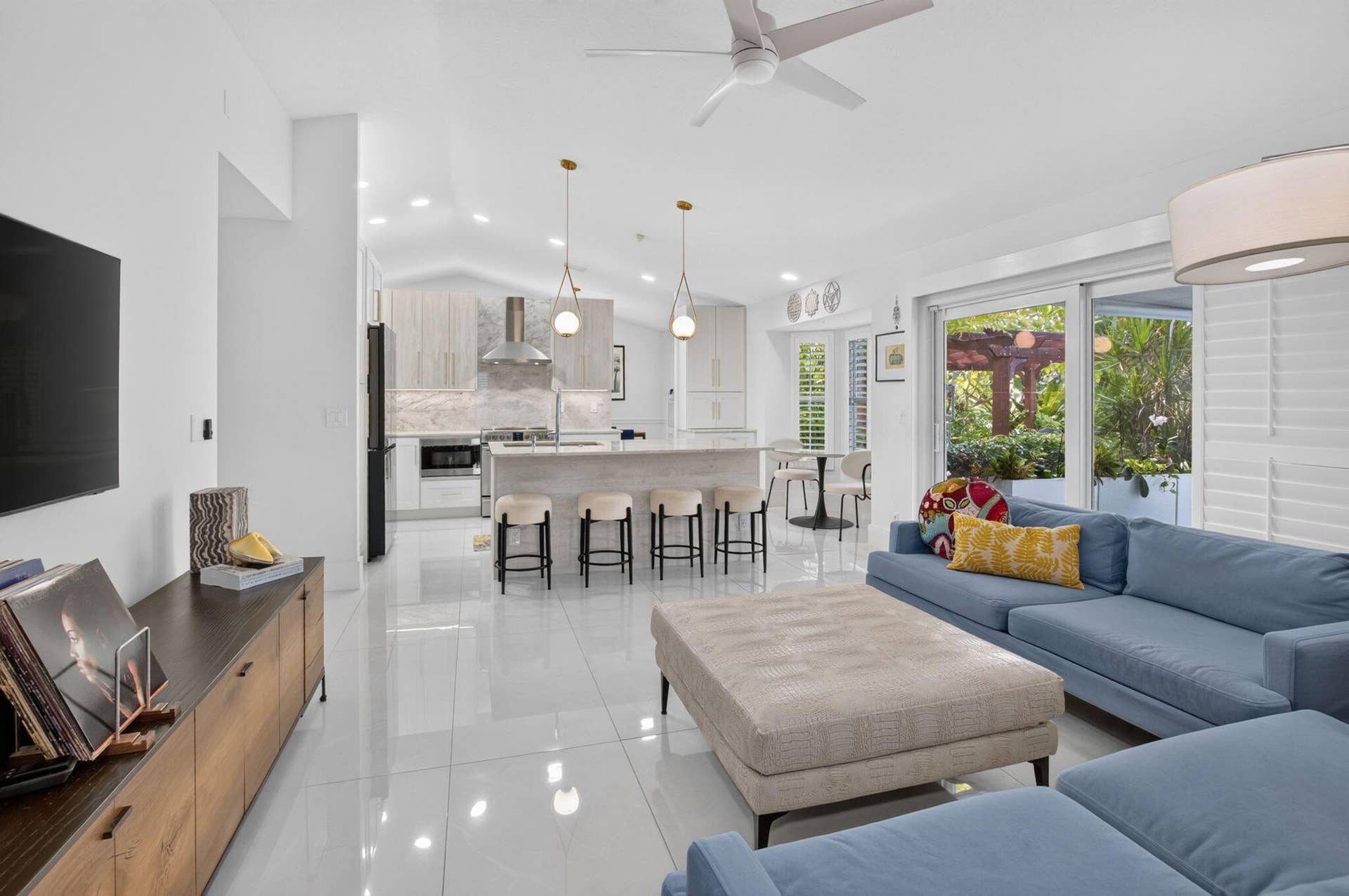 3864 Satin Leaf Court, Delray Beach, FL 33445 Living/Dining