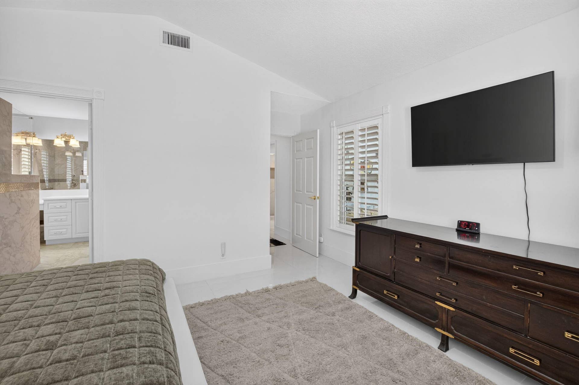 3864 Satin Leaf Court, Delray Beach, FL 33445 Primary Bedroom & En Suite