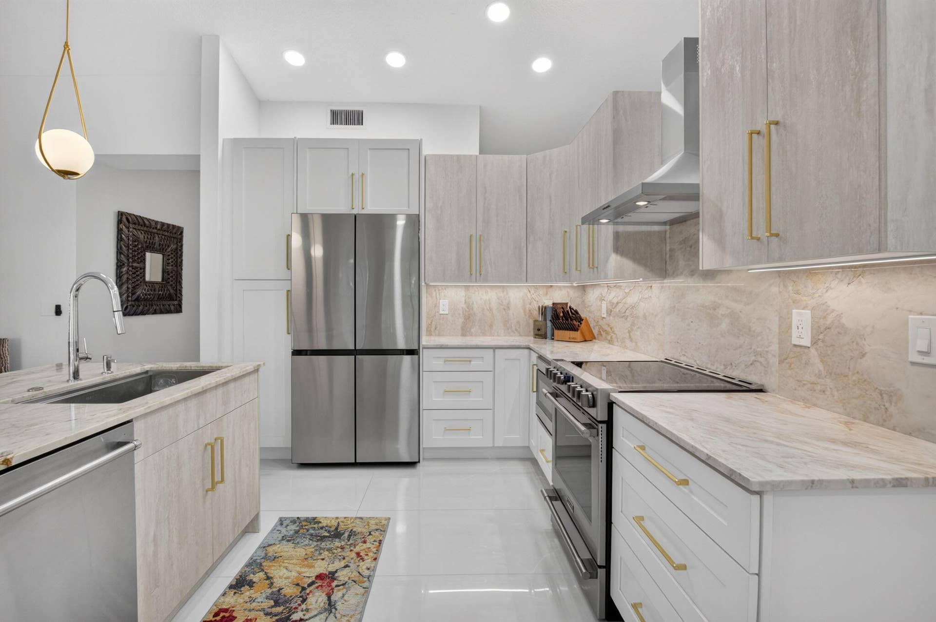3864 Satin Leaf Court, Delray Beach, FL 33445 Plenty of space to cook & entertain!