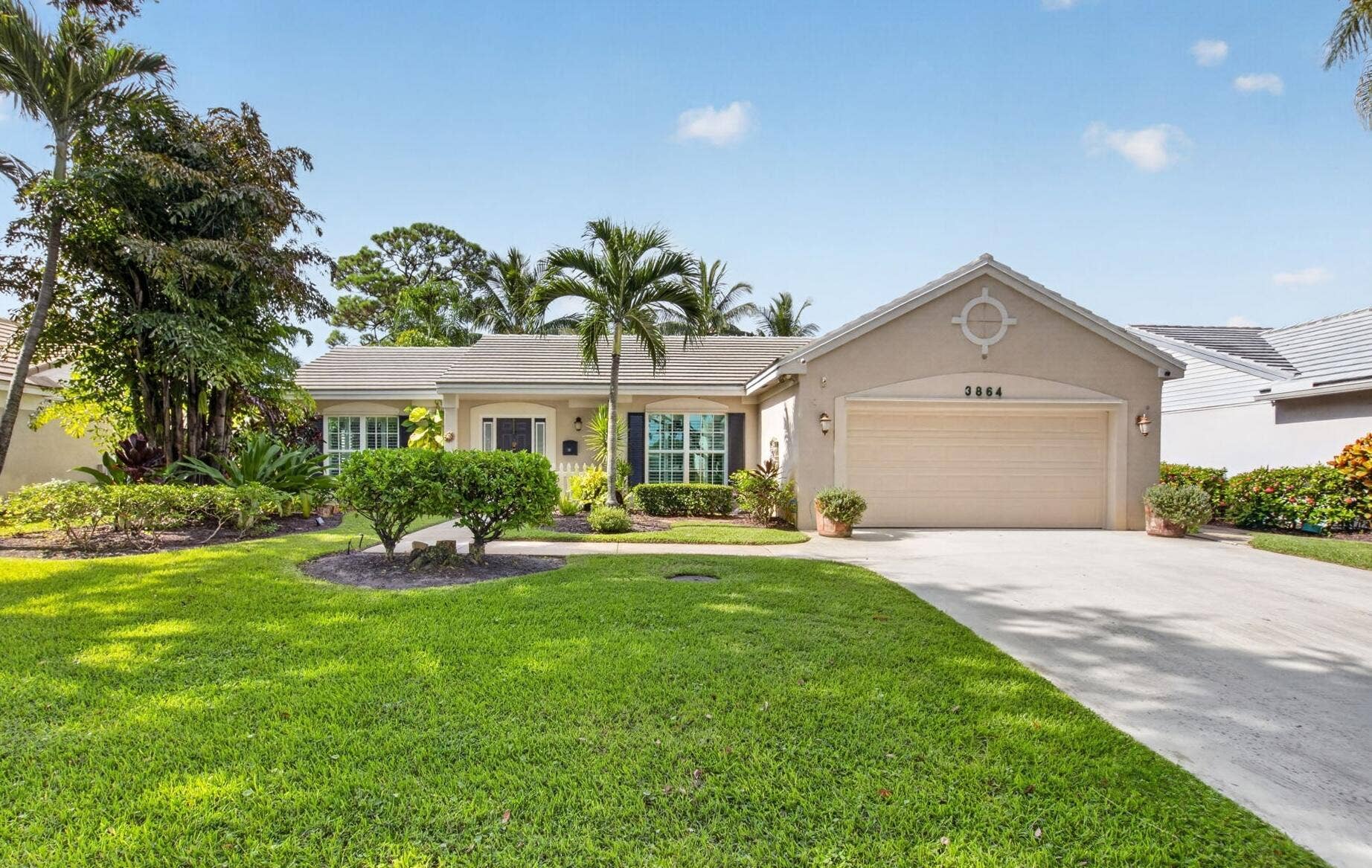 3864 Satin Leaf Court, Delray Beach, FL 33445 Set back from the street