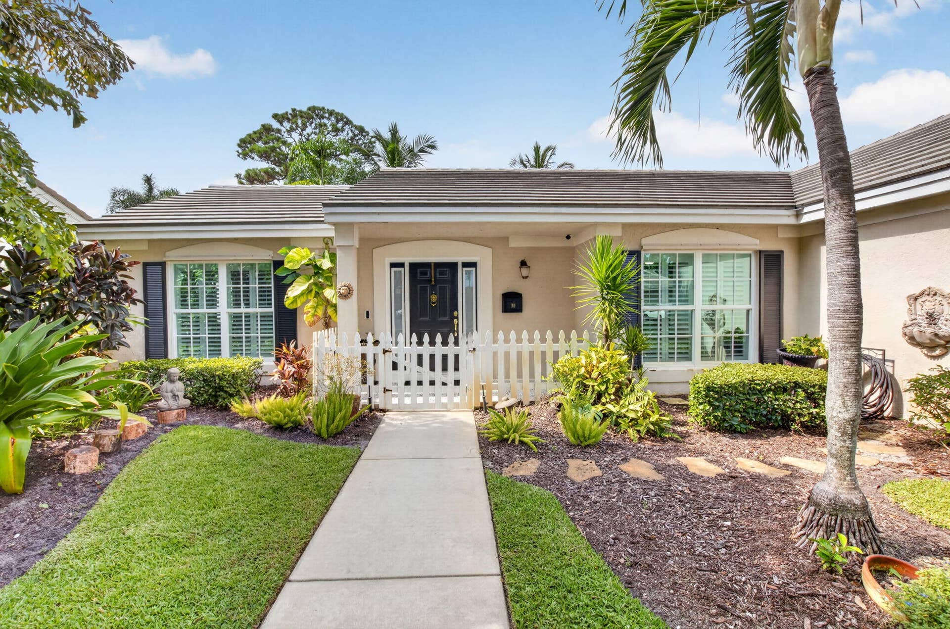 3864 Satin Leaf Court, Delray Beach, FL 33445 3864 Front 4