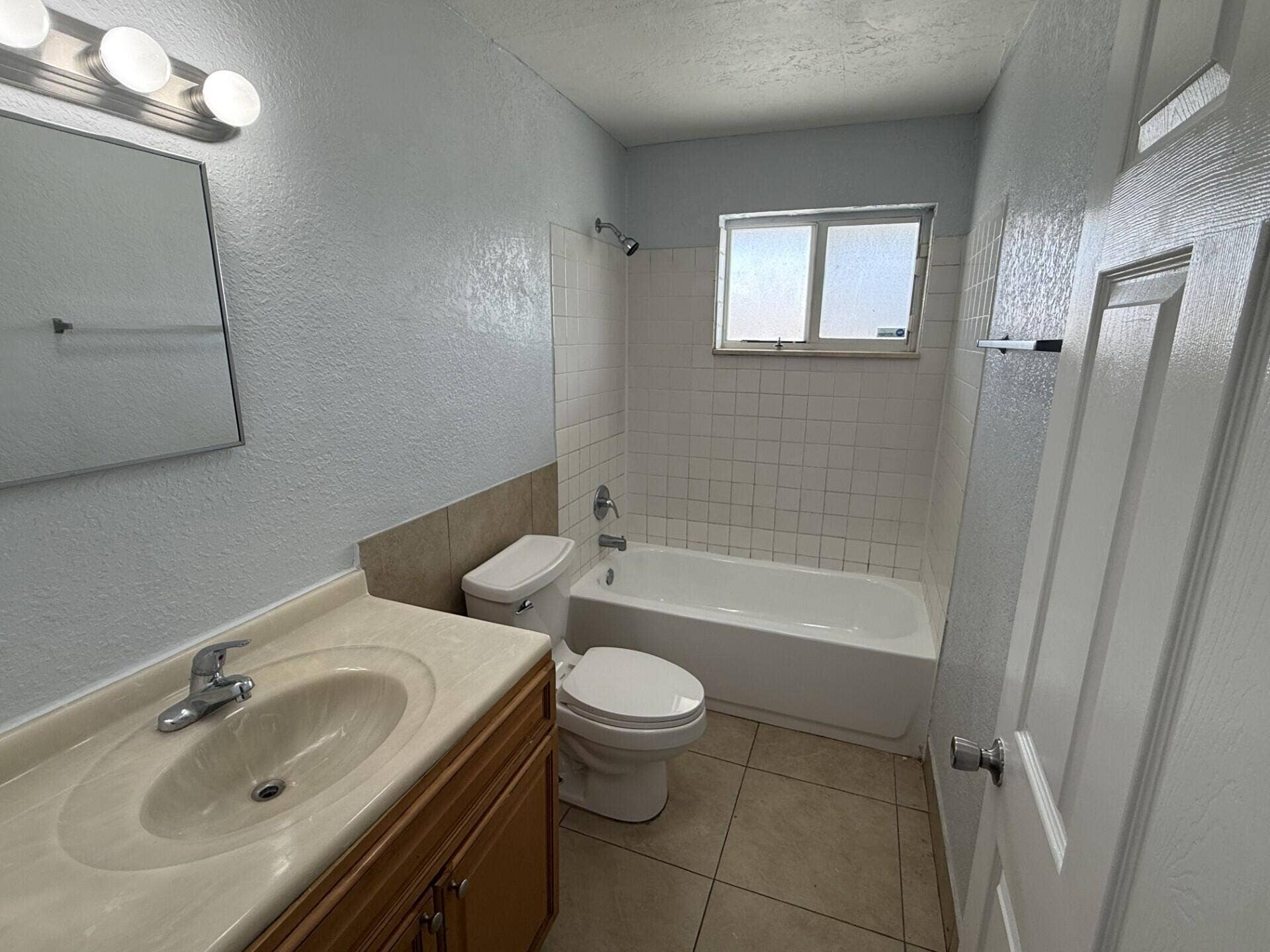 2820 Avenue S, #8, Riviera Beach, FL 33404 Bathroom
