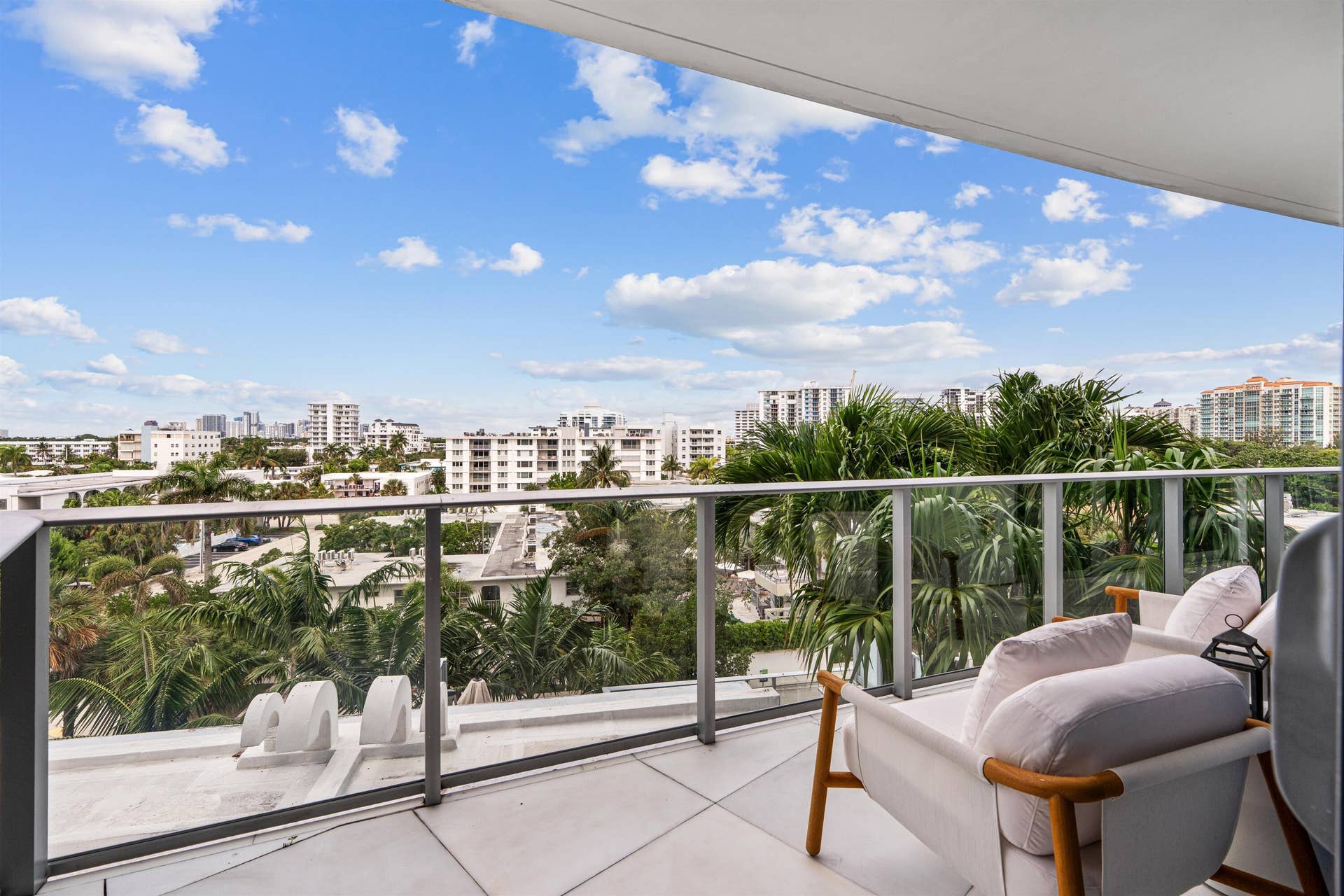 BALCONY_2_ANGLE_RIGHT