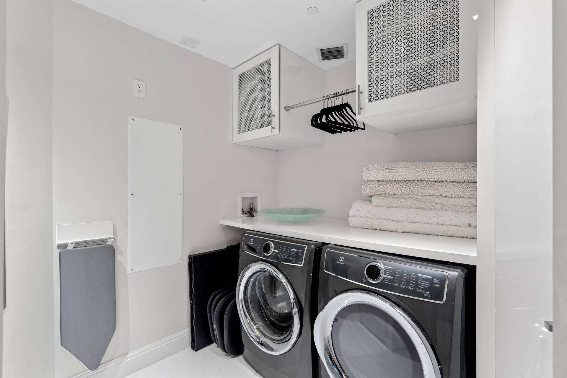 LAUNDRY_ROOM