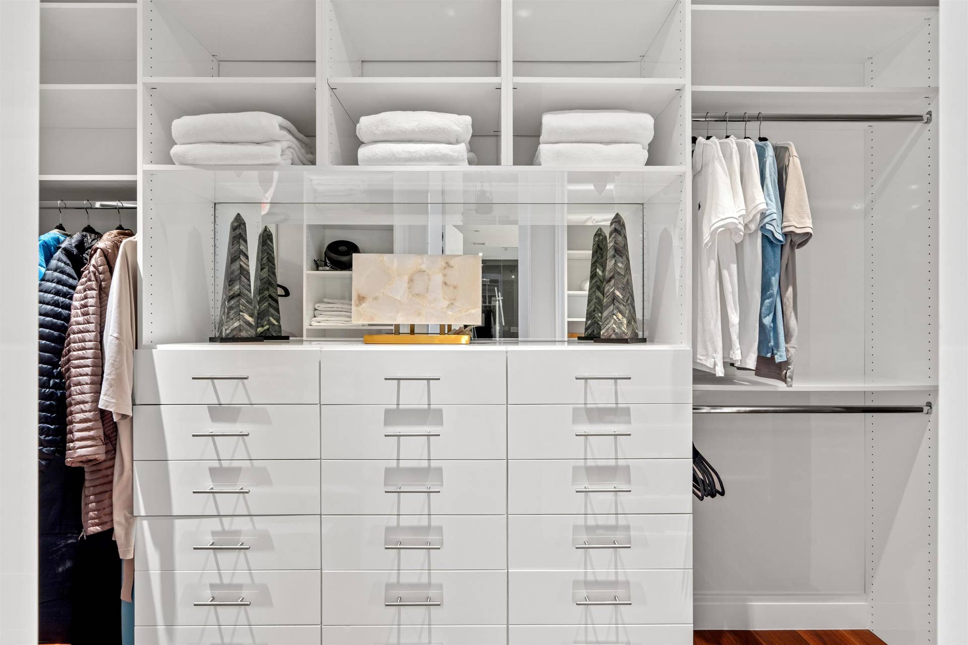 PRIMARY_CLOSET