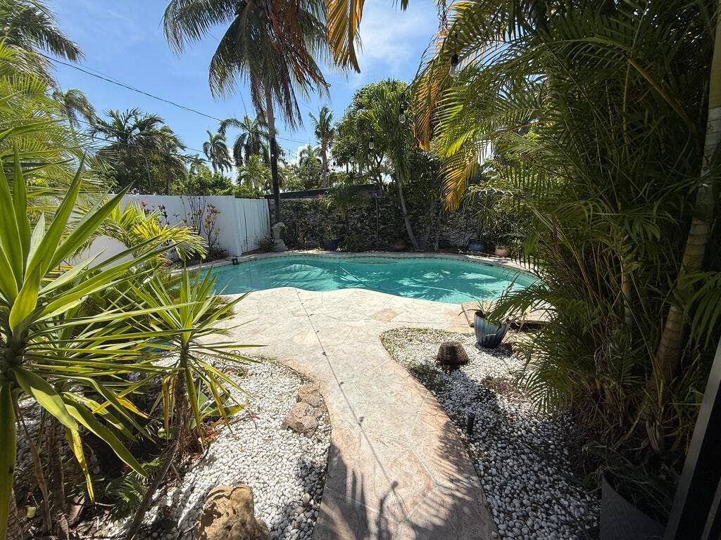 11 SUNSET Lane, Lauderdale By The Sea, FL 33062 Pool3