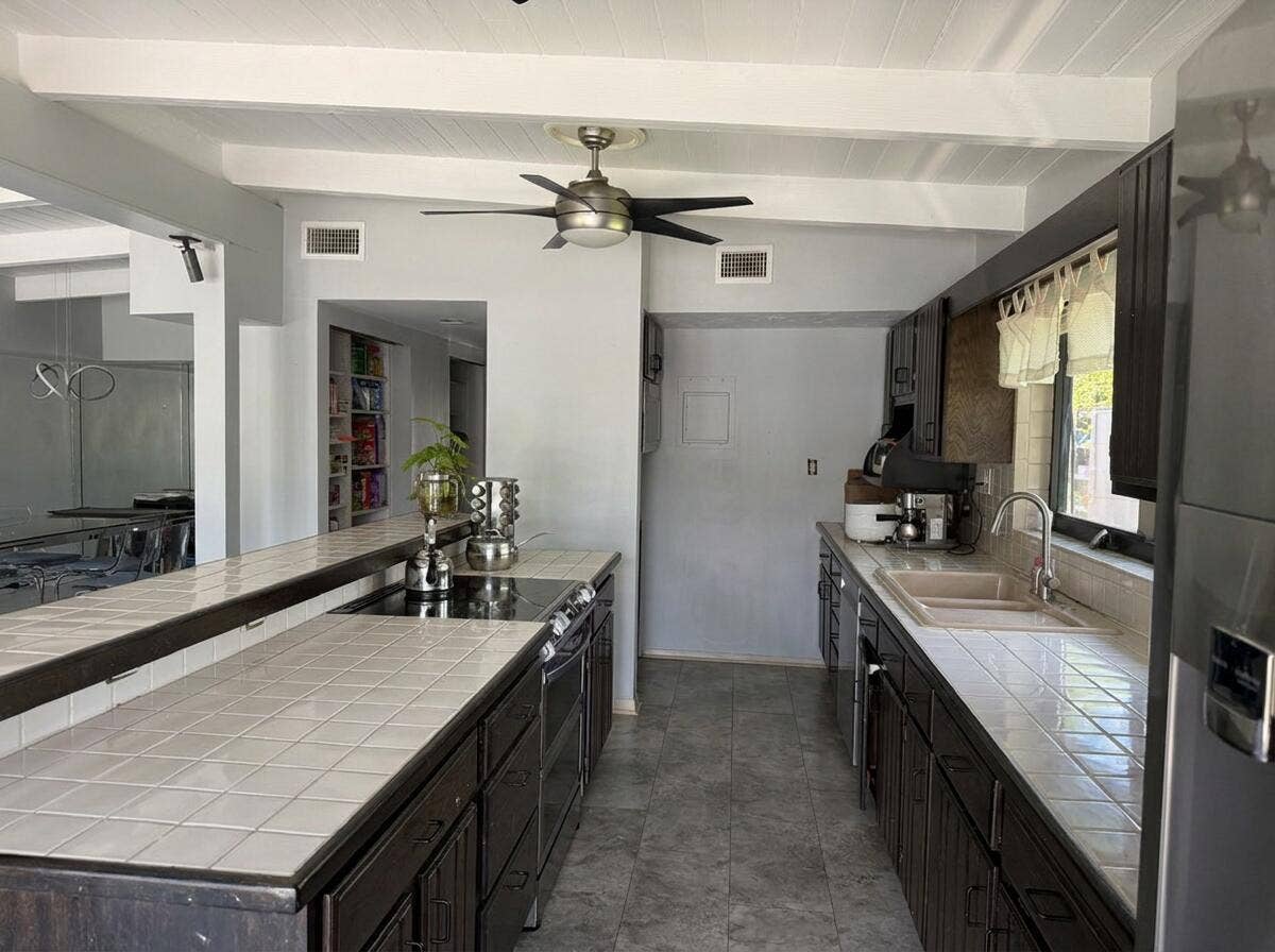 11 SUNSET Lane, Lauderdale By The Sea, FL 33062 Kitchen