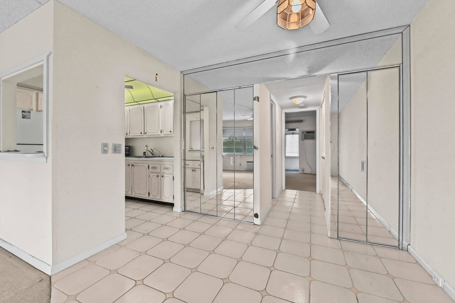 07 Dining Room 01