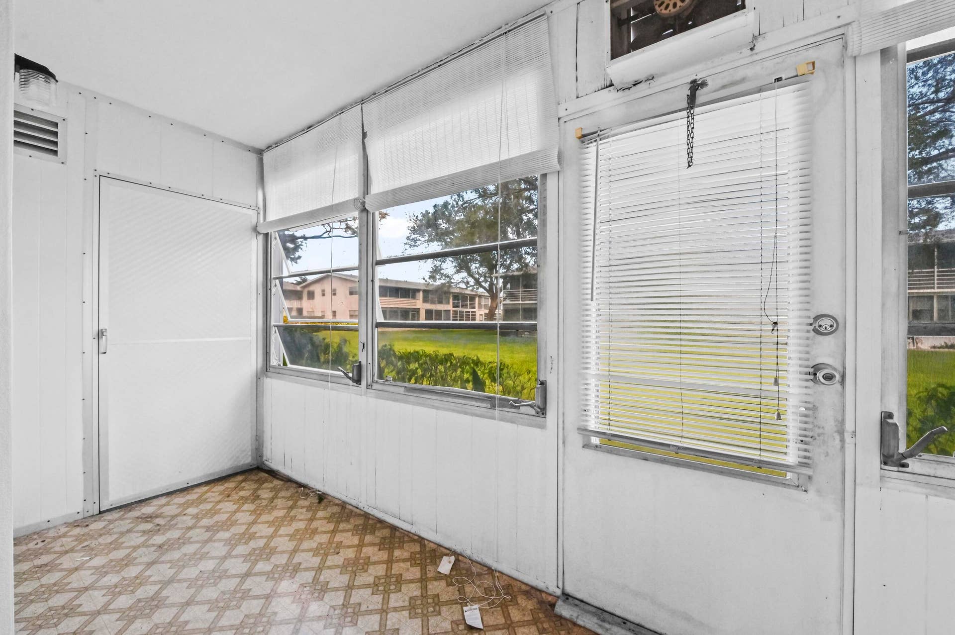 17 Patio 01