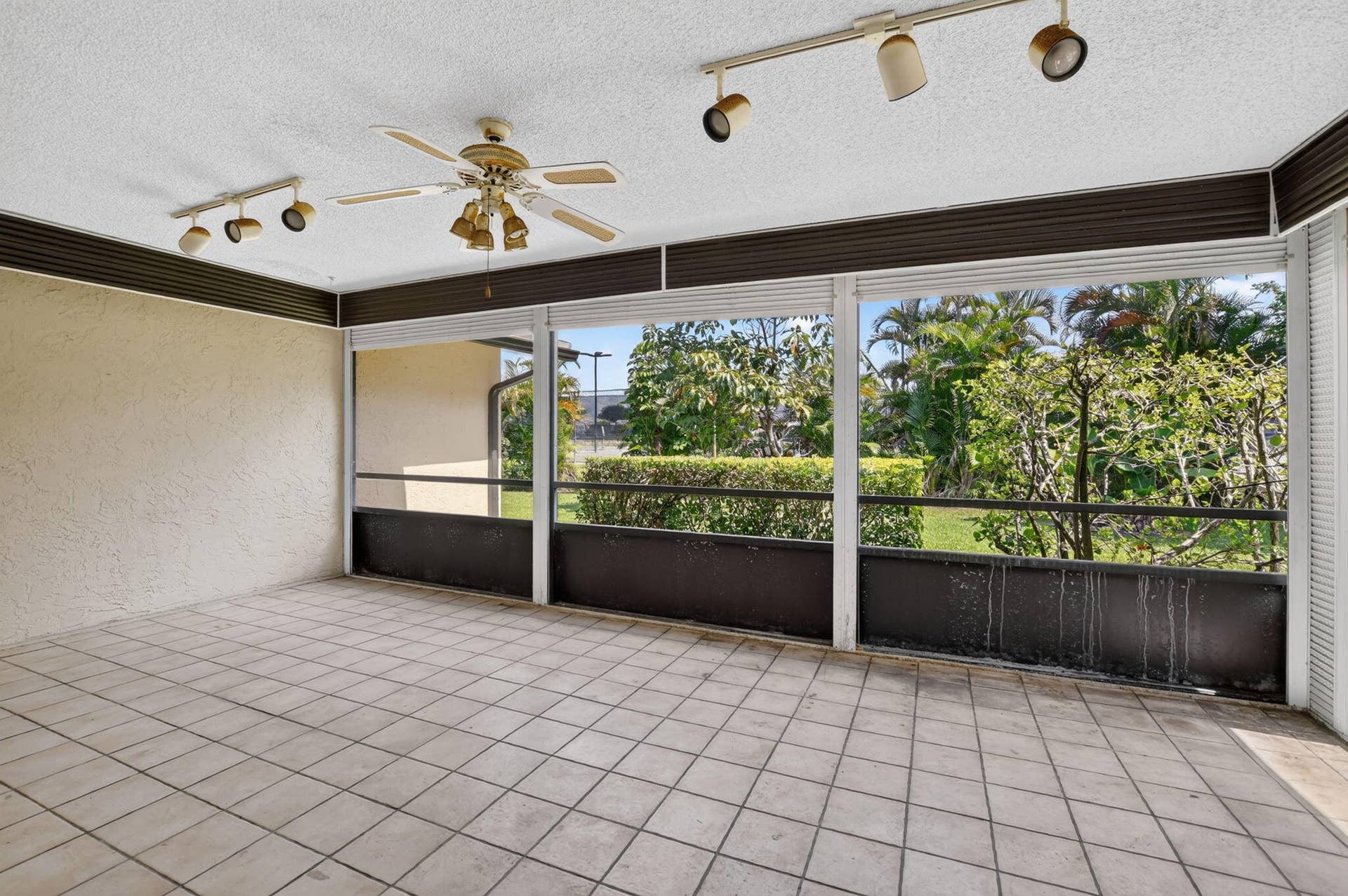999 NW 23RD Lane, Delray Beach, FL 33445 39-web-or-mls-DSC_3705