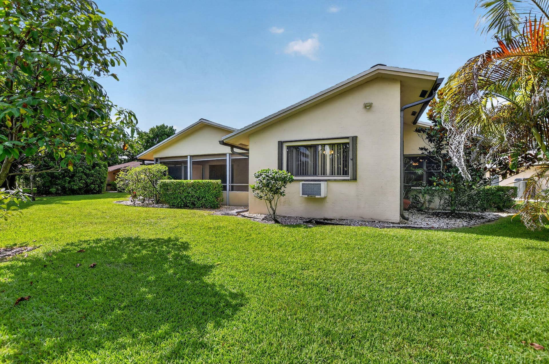 999 NW 23RD Lane, Delray Beach, FL 33445 45-web-or-mls-DSC_3735