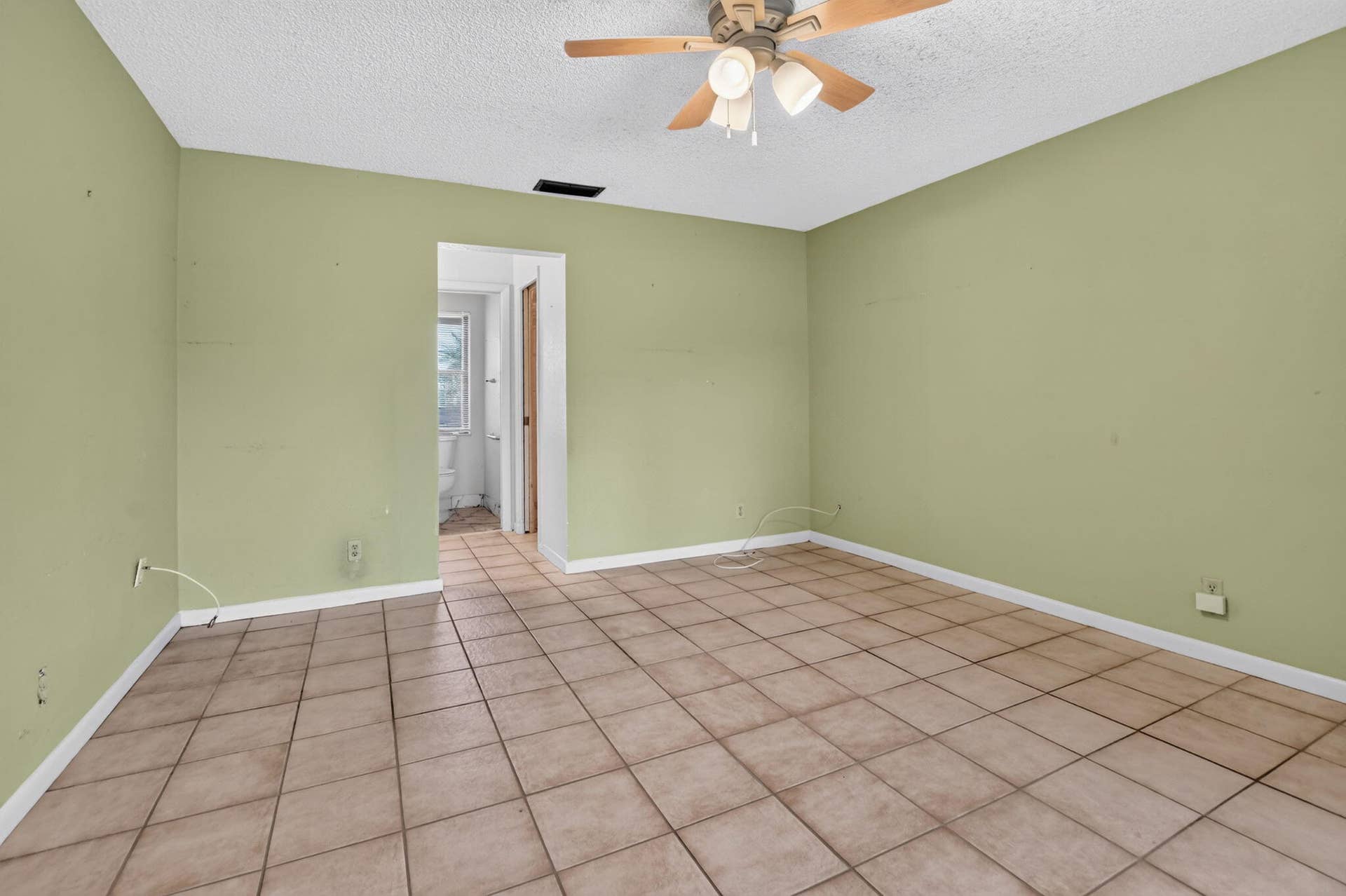 999 NW 23RD Lane, Delray Beach, FL 33445 33-web-or-mls-DSC_3678