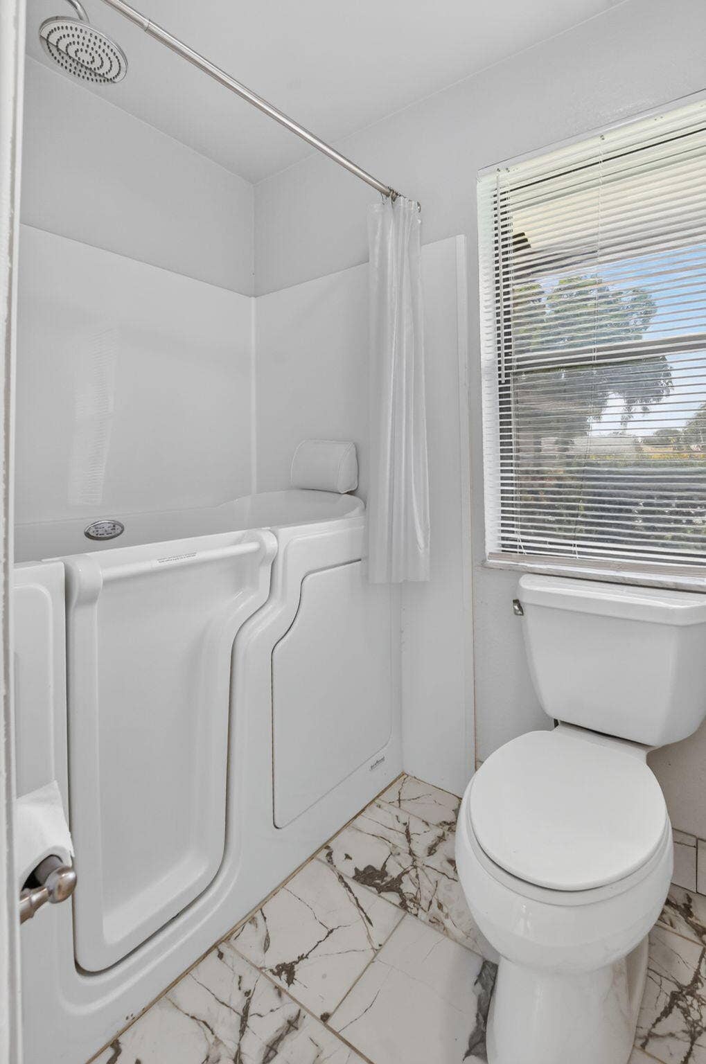999 NW 23RD Lane, Delray Beach, FL 33445 37-web-or-mls-DSC_3695