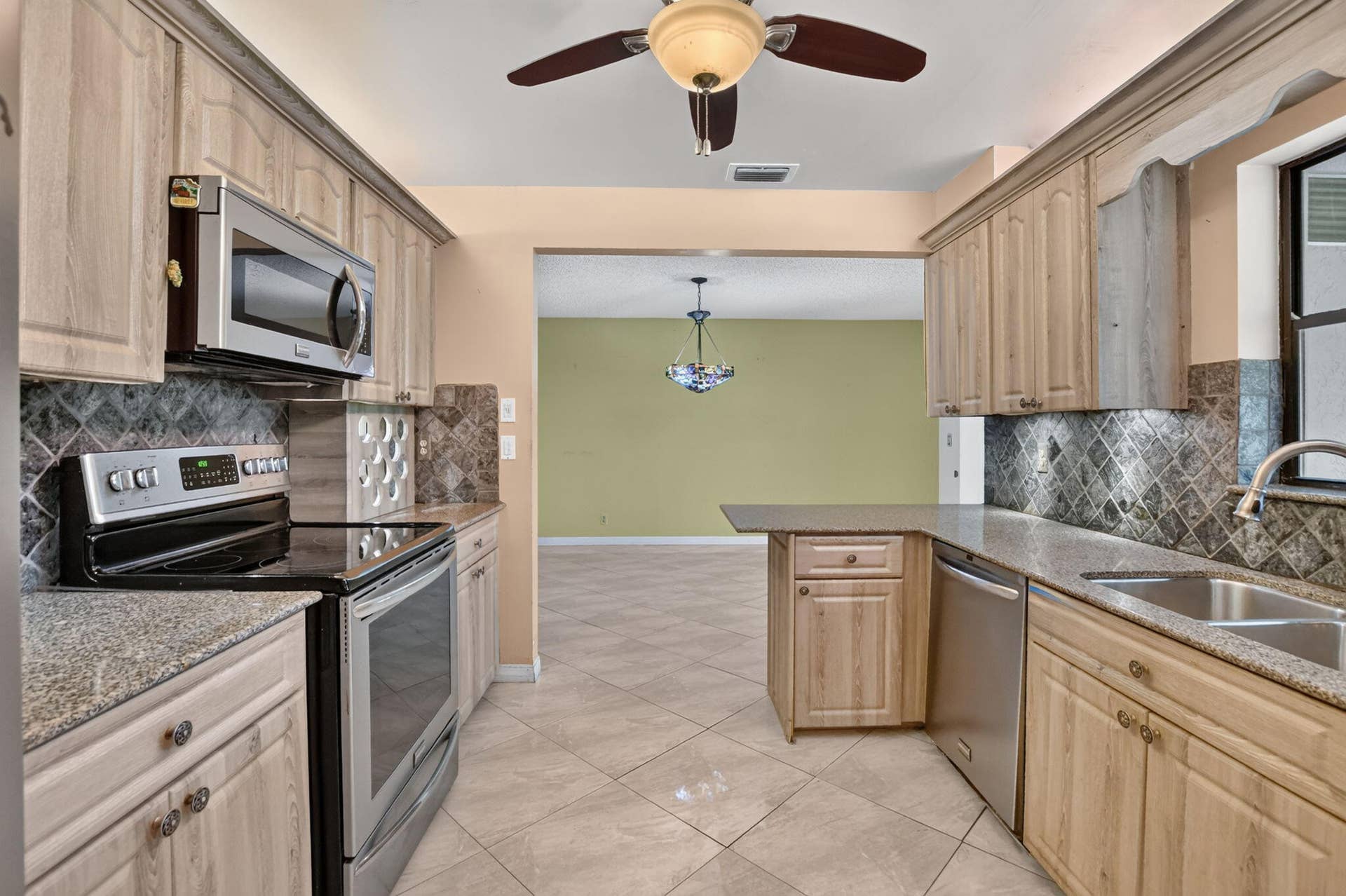999 NW 23RD Lane, Delray Beach, FL 33445 15-web-or-mls-DSC_3585