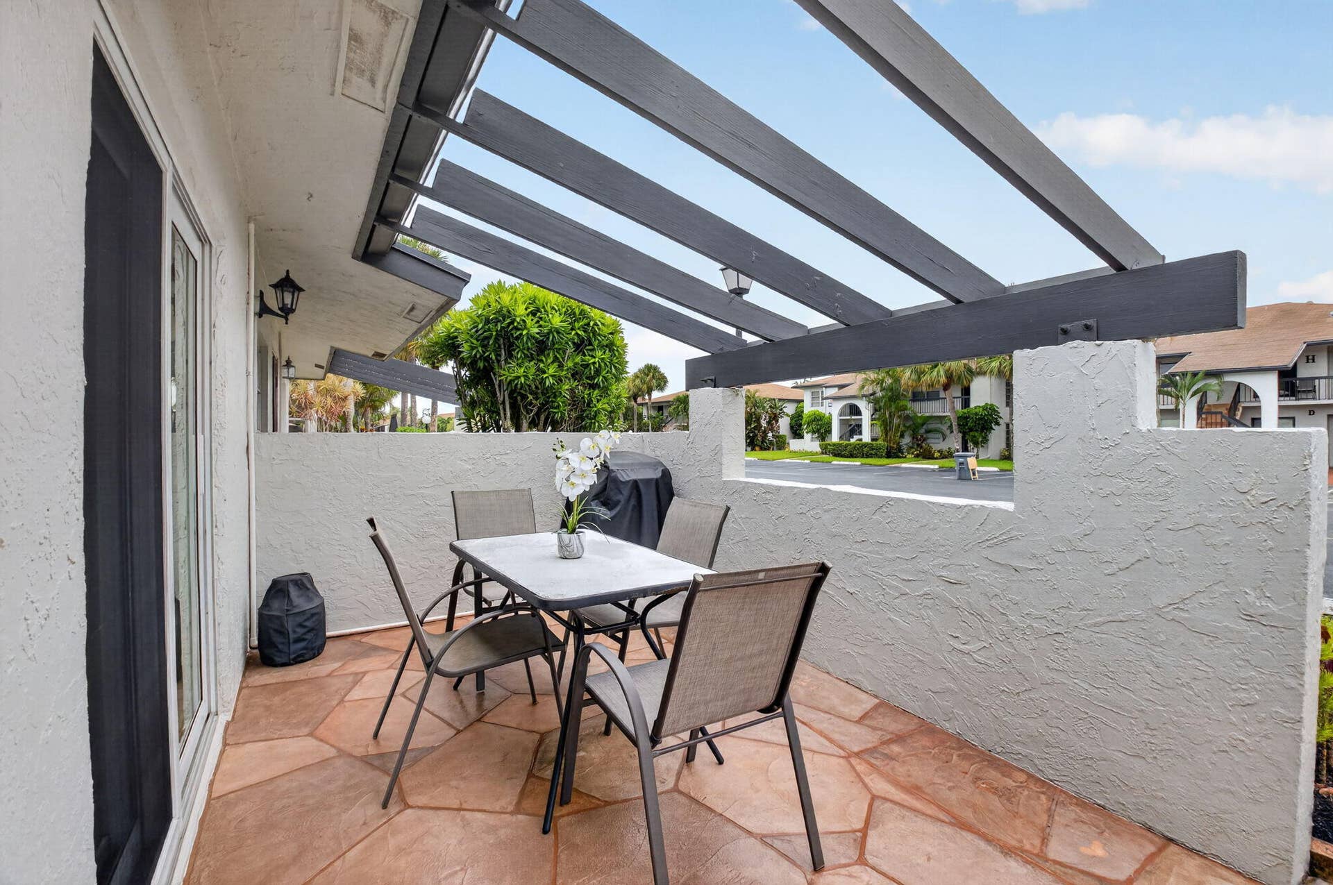 5810 ARECA PALM, #B, Delray Beach, FL 33484 FRONT PATIO