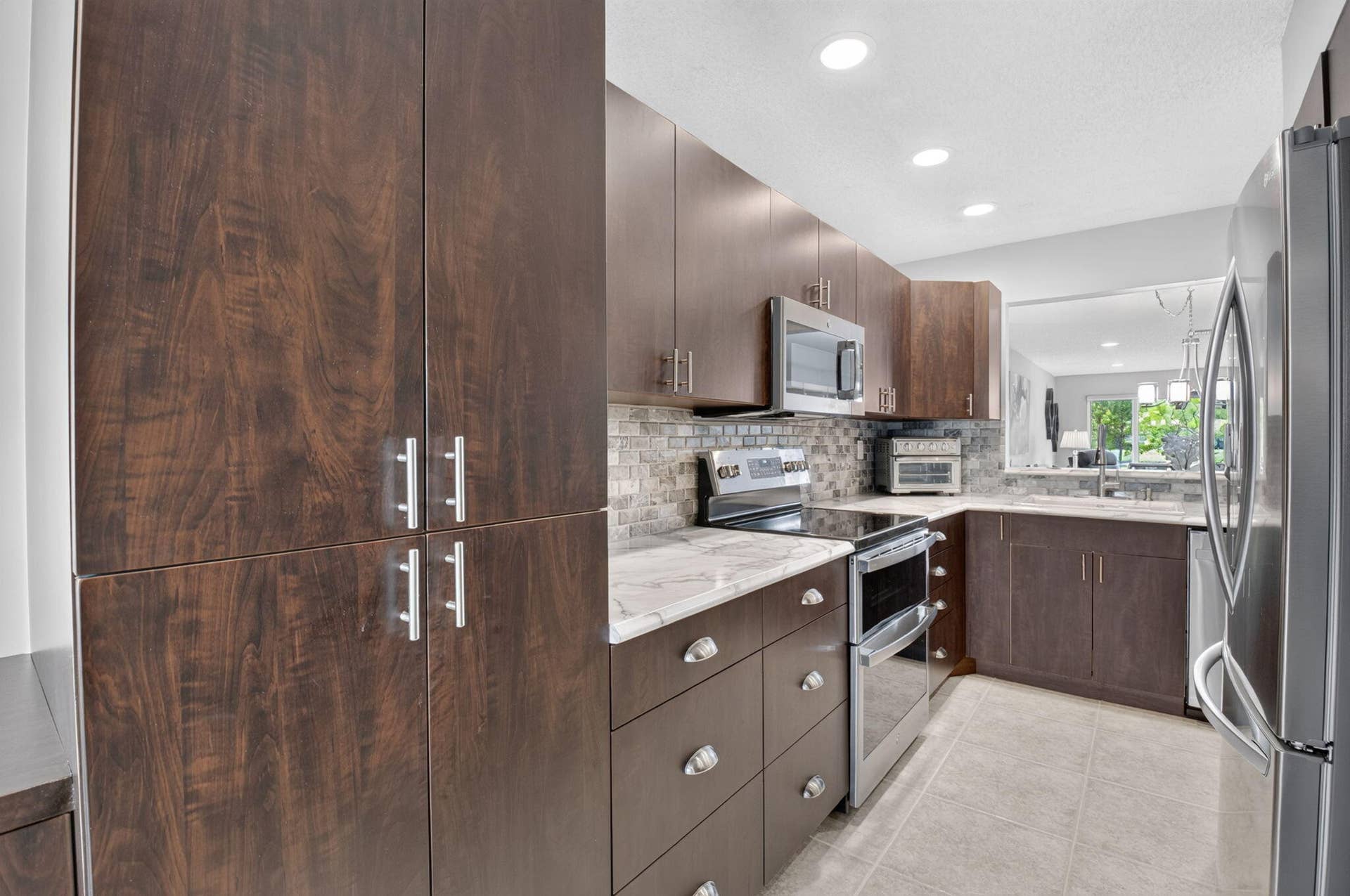 5810 ARECA PALM, #B, Delray Beach, FL 33484 KITCHEN PANTRY