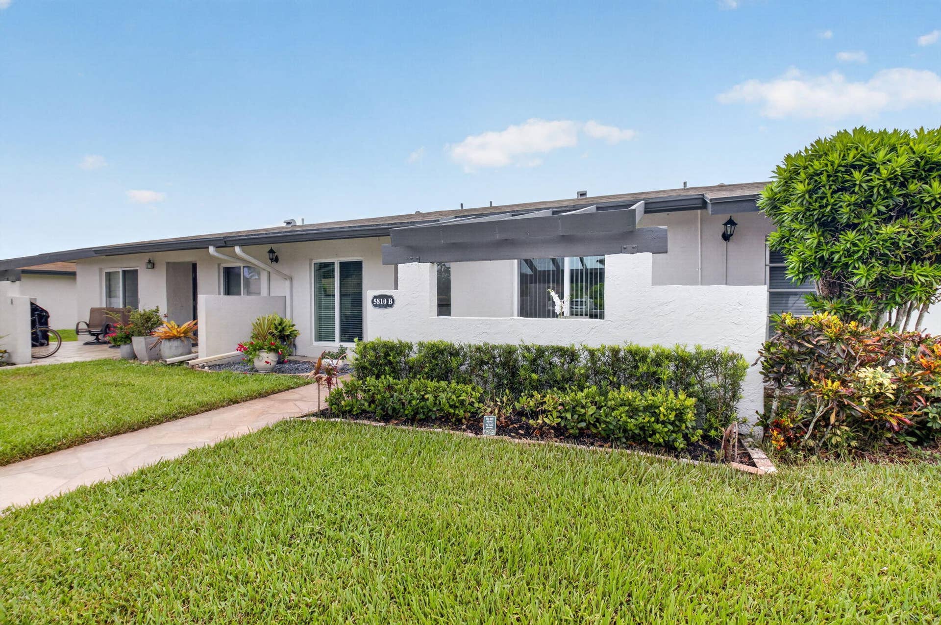5810 ARECA PALM, #B, Delray Beach, FL 33484 FRONT ELEVATION