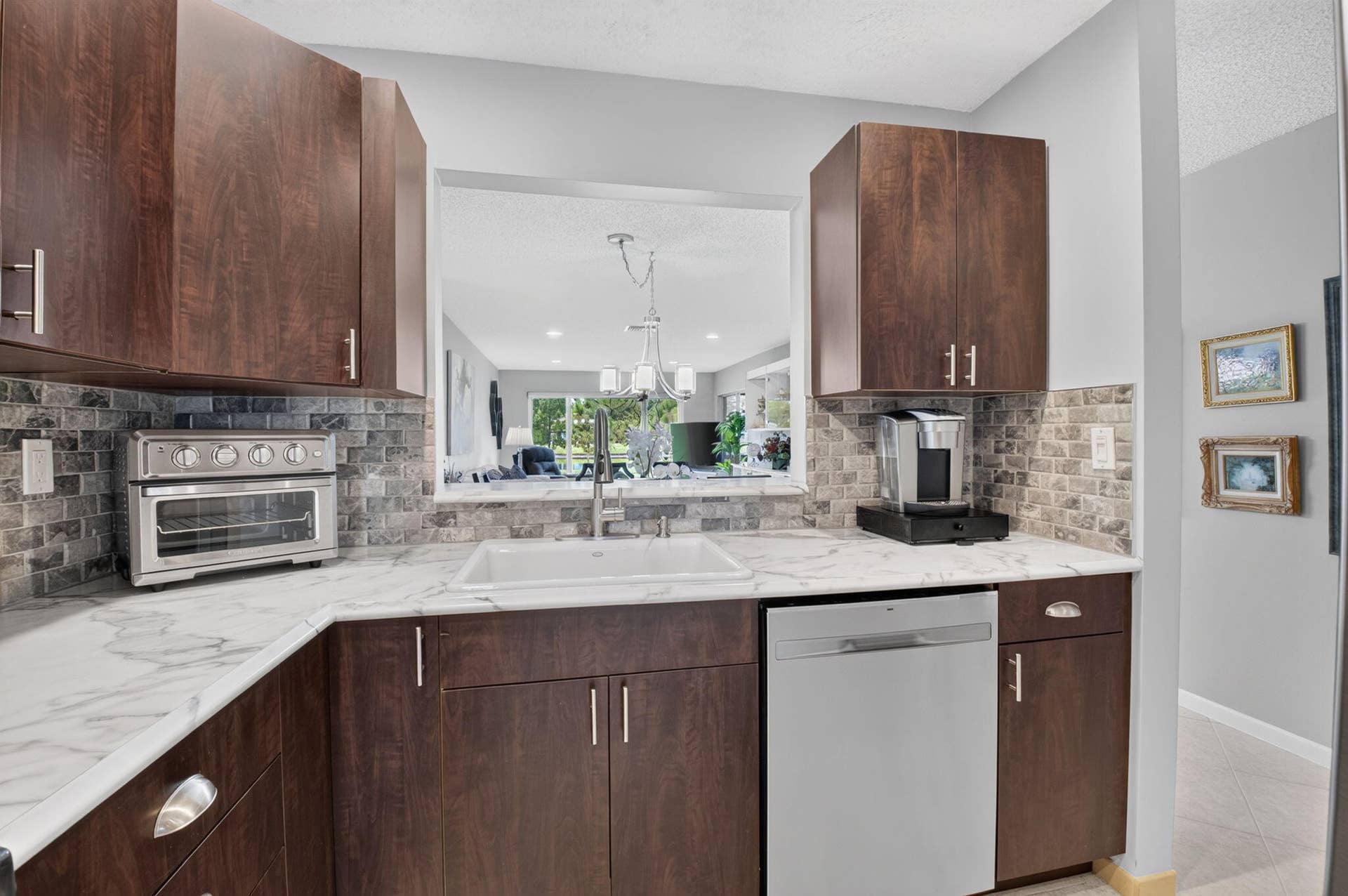 5810 ARECA PALM, #B, Delray Beach, FL 33484 KITCHEN BAR AREA