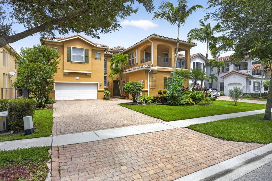 Property photo for 742 Cresta Circle, West Palm Beach, FL