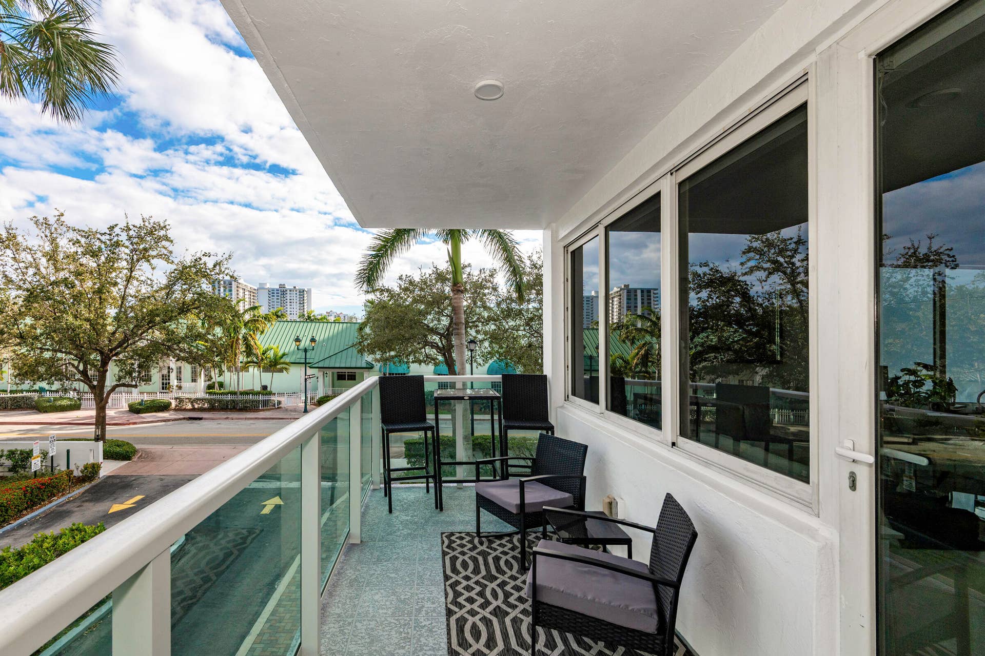 3233 NE 34TH Street, #215, Fort Lauderdale, FL 33308 0-28