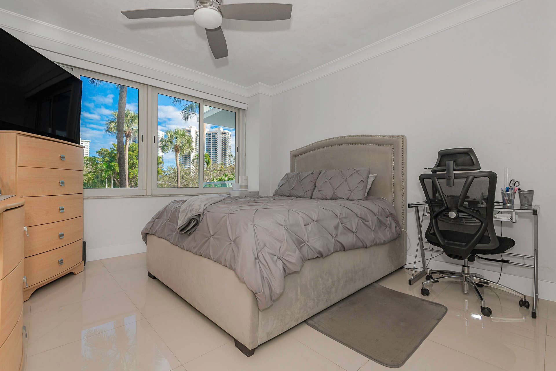 3233 NE 34TH Street, #215, Fort Lauderdale, FL 33308 0-16