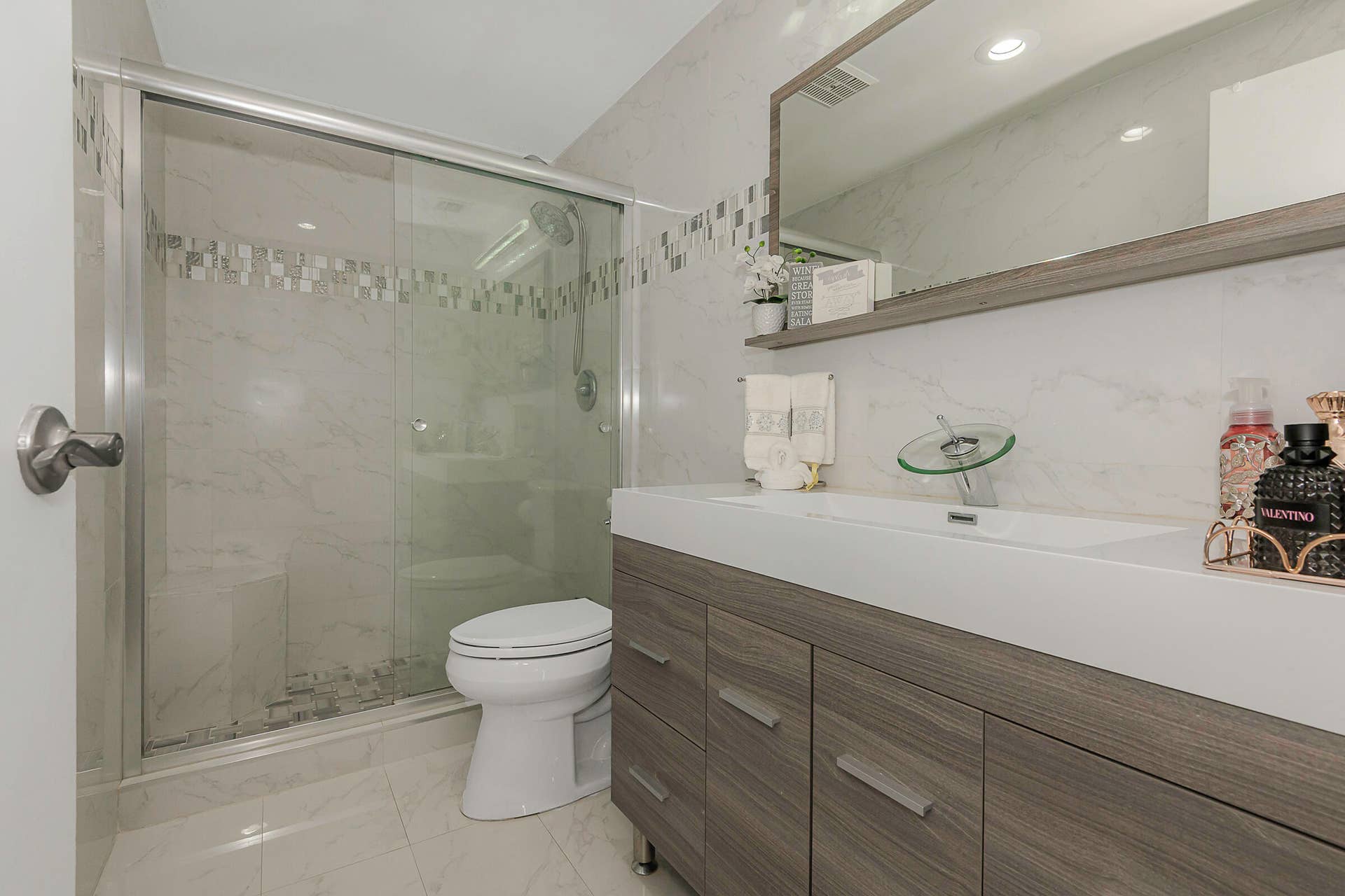 3233 NE 34TH Street, #215, Fort Lauderdale, FL 33308 0-19