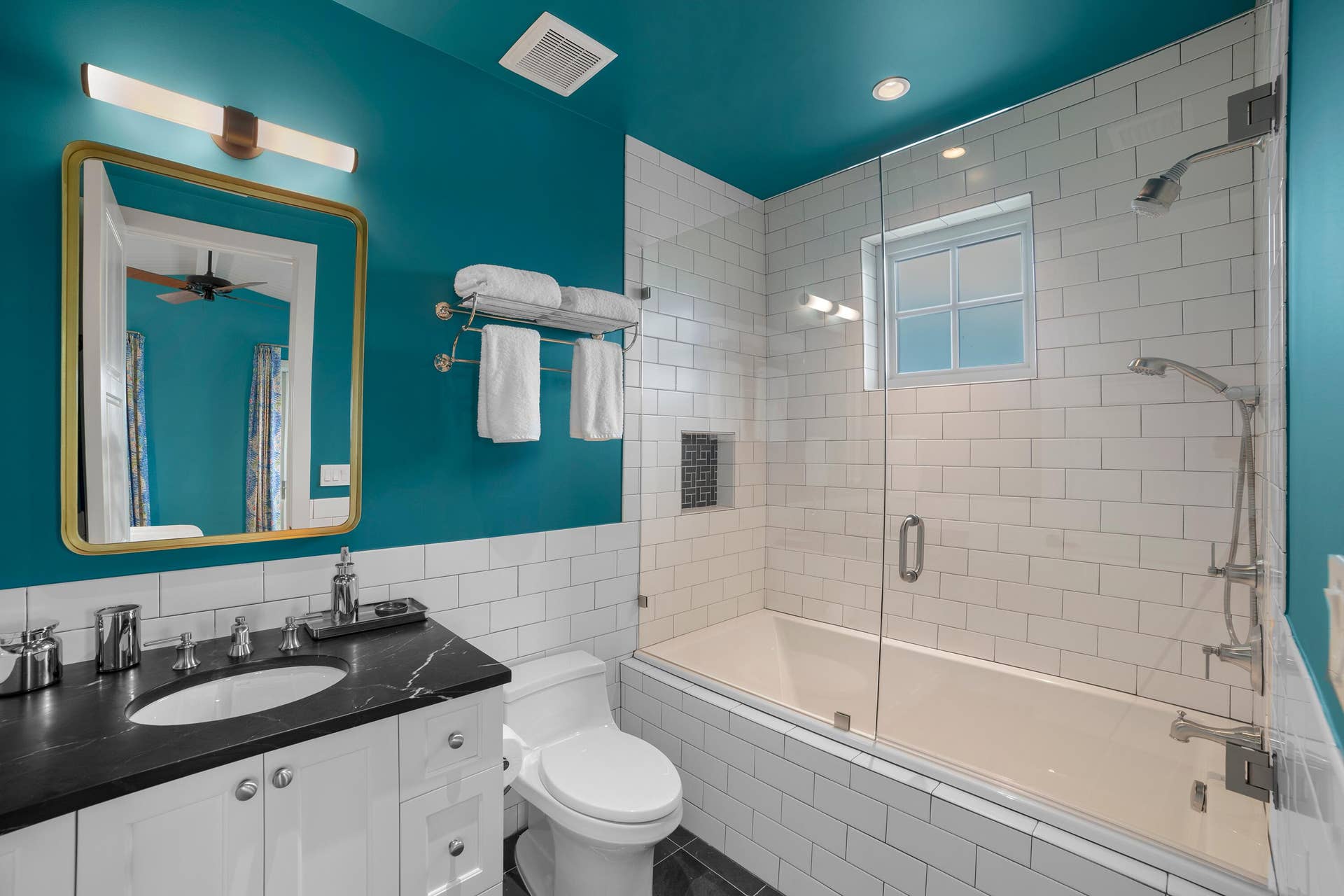 4101 S Ocean Boulevard, Highland Beach, FL 33487 Guest Bath 3