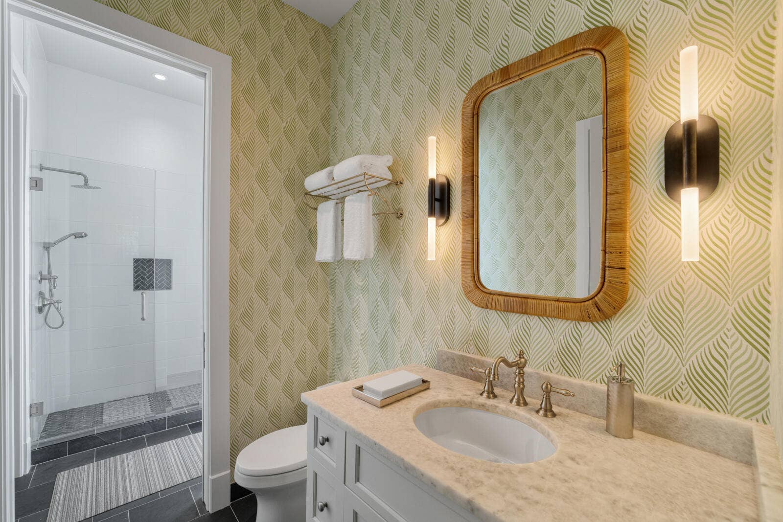 4101 S Ocean Boulevard, Highland Beach, FL 33487 Guest Bath 4