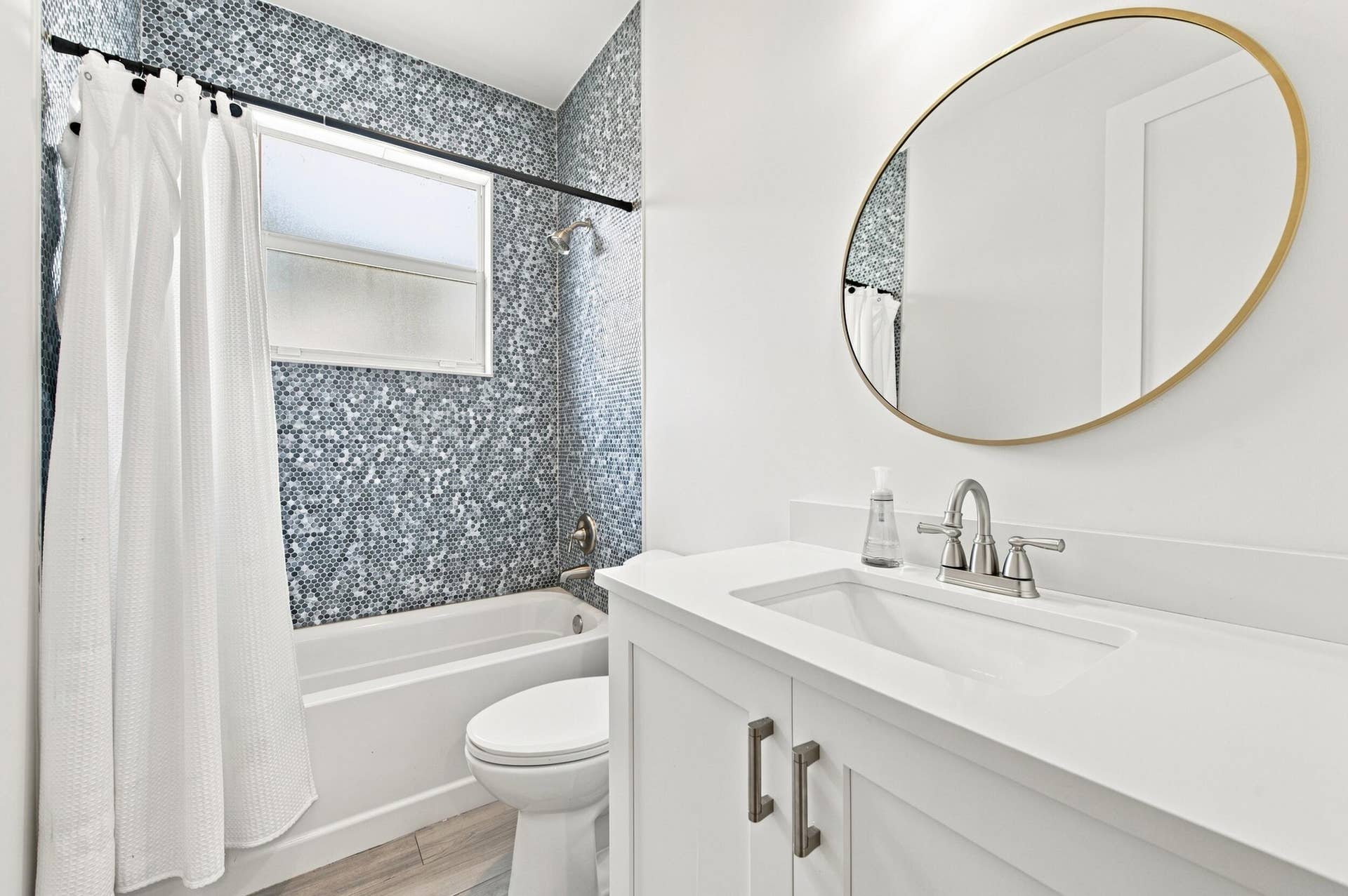 18302 Limestone Creek Road, Jupiter, FL 33458 Hallway bathroom