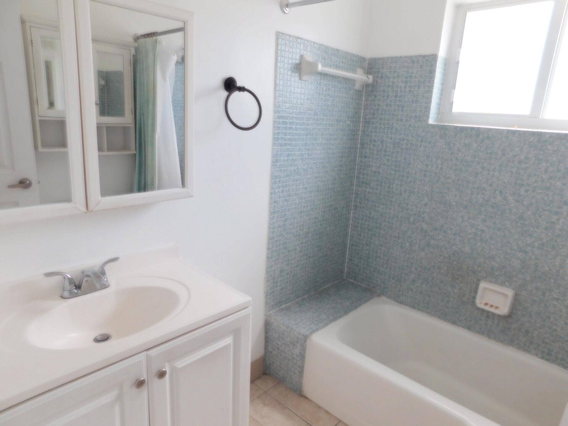 825 NE 6th Street, #3, Fort Lauderdale, FL 33304 2nd Bathroom