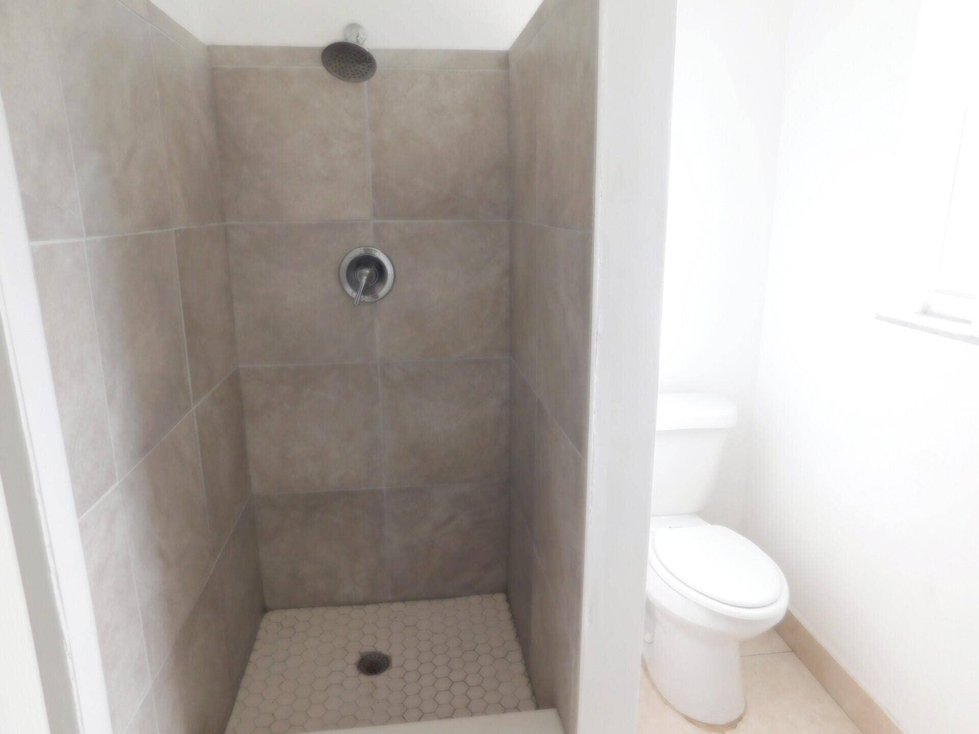 825 NE 6th Street, #3, Fort Lauderdale, FL 33304 Master Bathroom