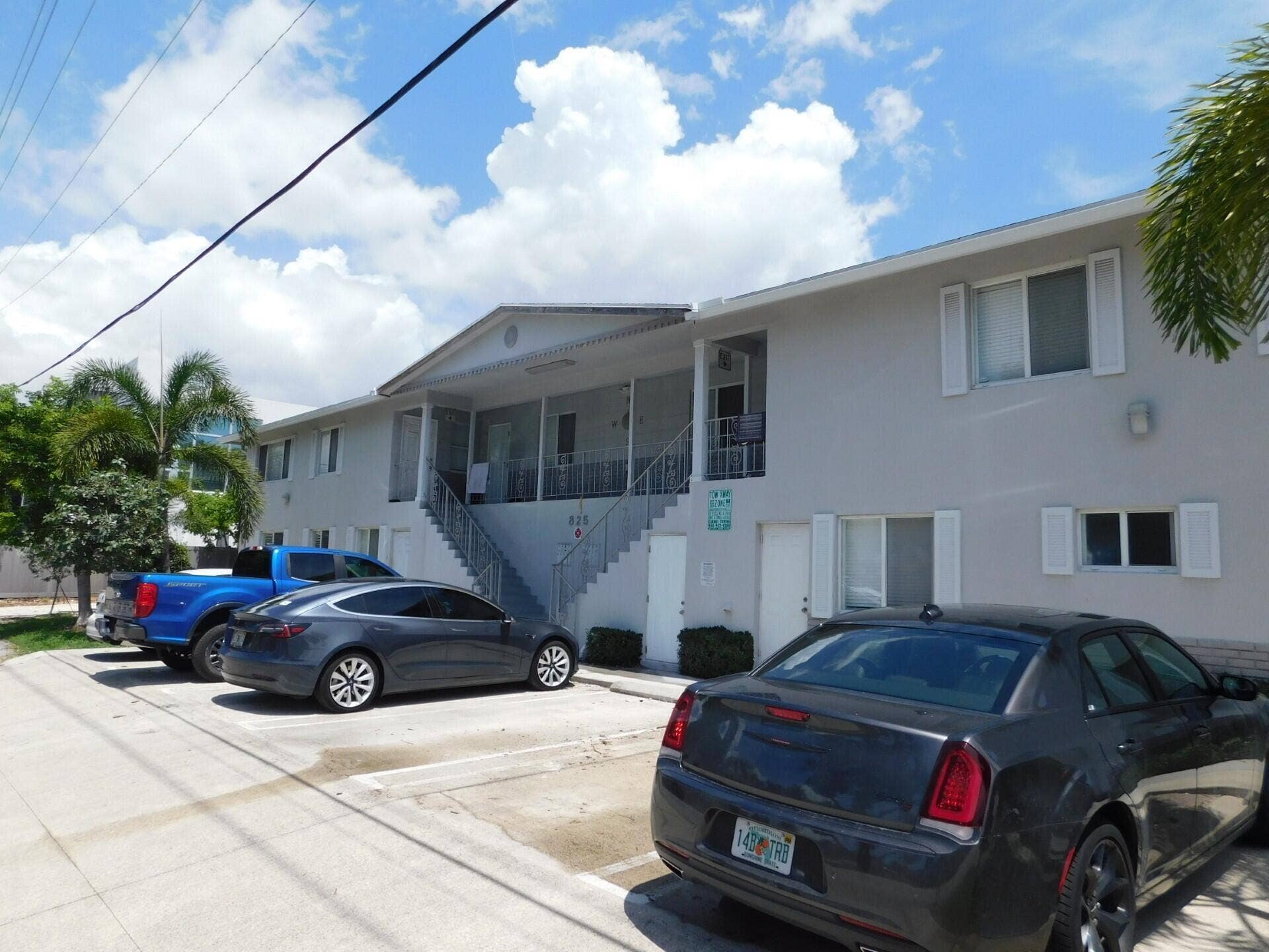 825 NE 6th Street, #3, Fort Lauderdale, FL 33304 Exterior Front
