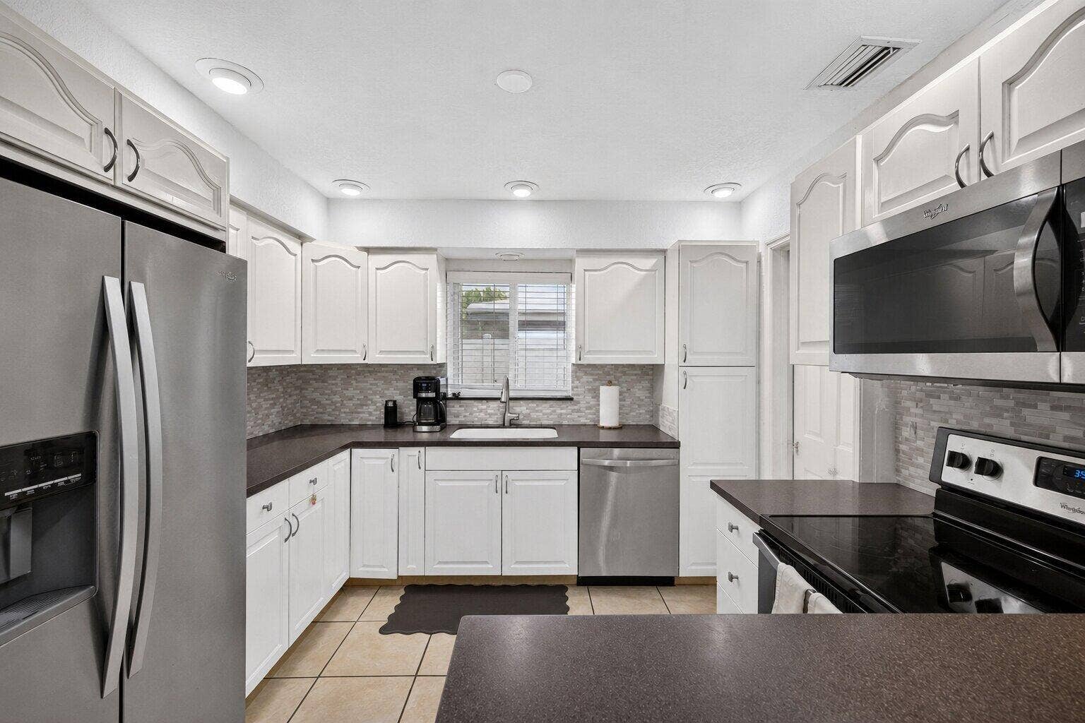 4031 NE 15TH Avenue, Oakland Park, FL 33334 13