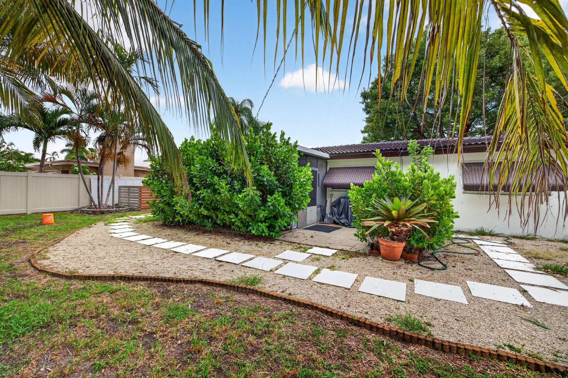 4031 NE 15TH Avenue, Oakland Park, FL 33334 43-web-or-mls-699A2268