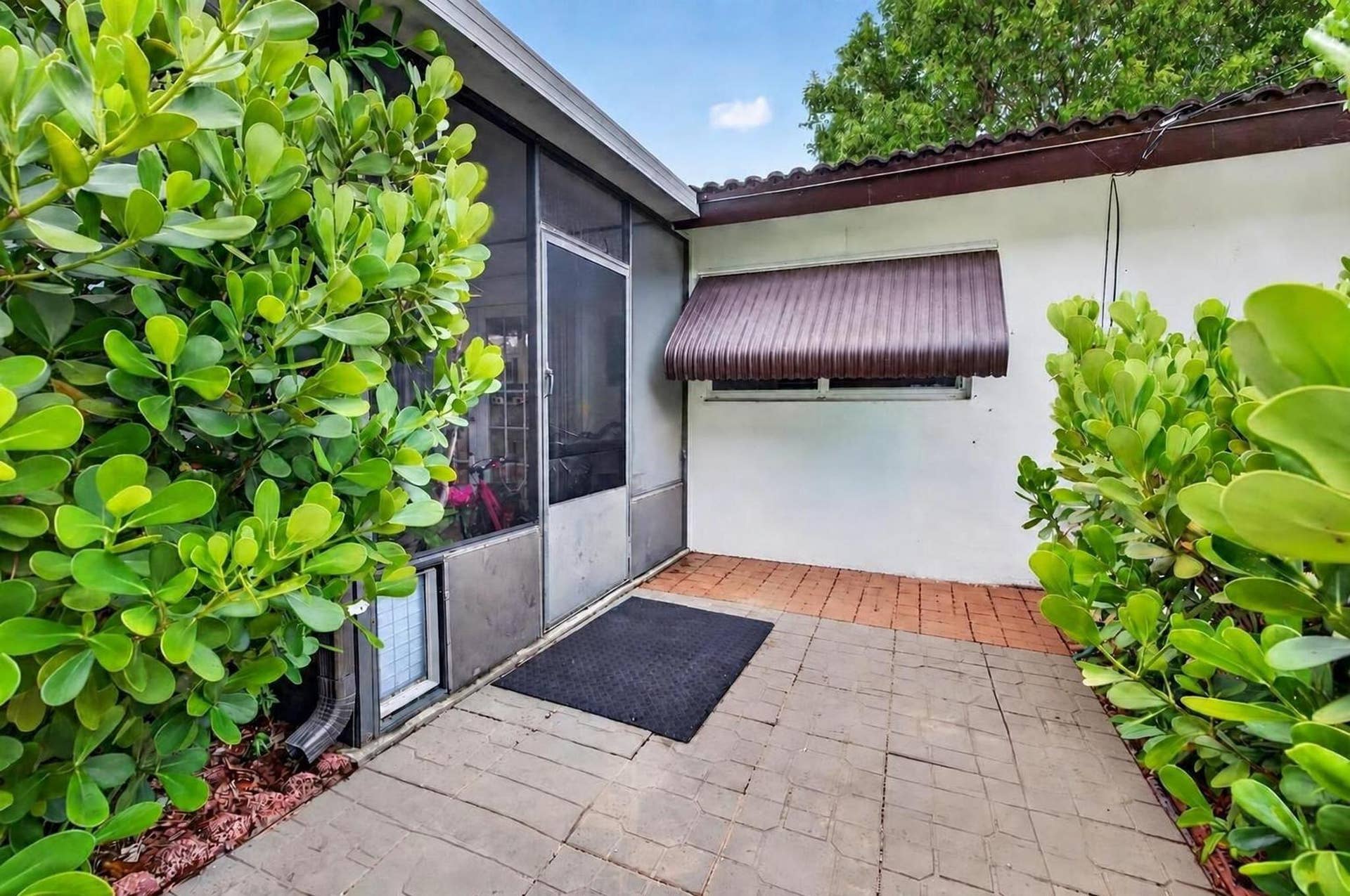 4031 NE 15TH Avenue, Oakland Park, FL 33334 39-web-or-mls-699A2298