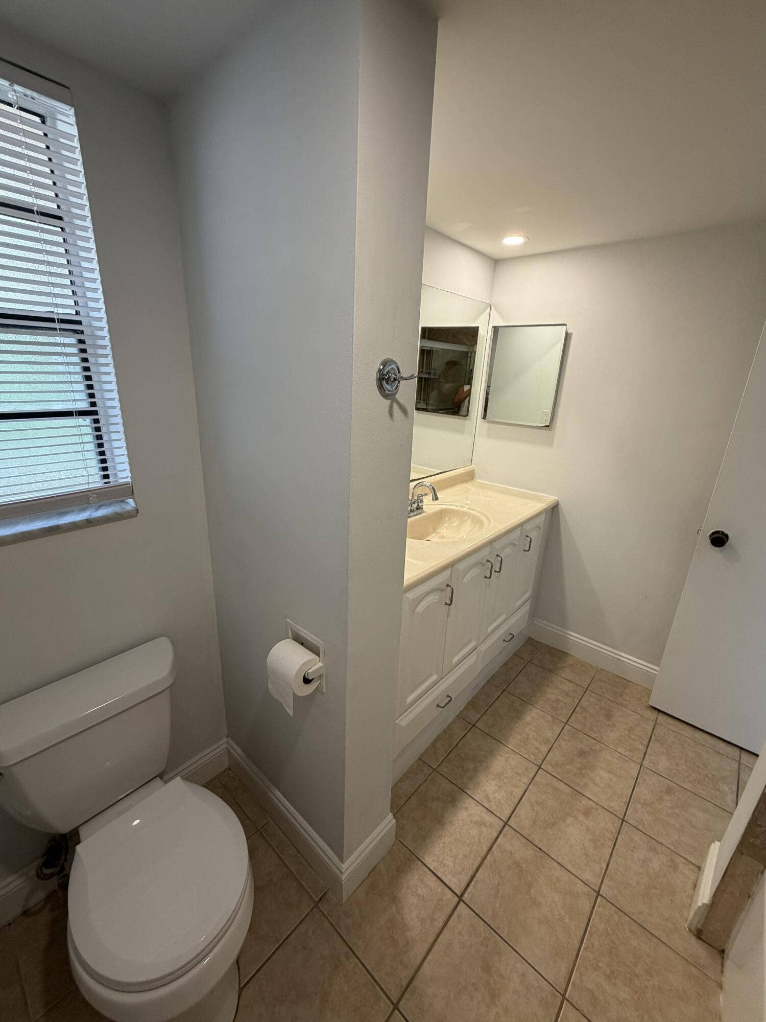3590 BLUE LAKE Drive, #405, Pompano Beach, Pompano Beach, FL 33064 IMG_0854