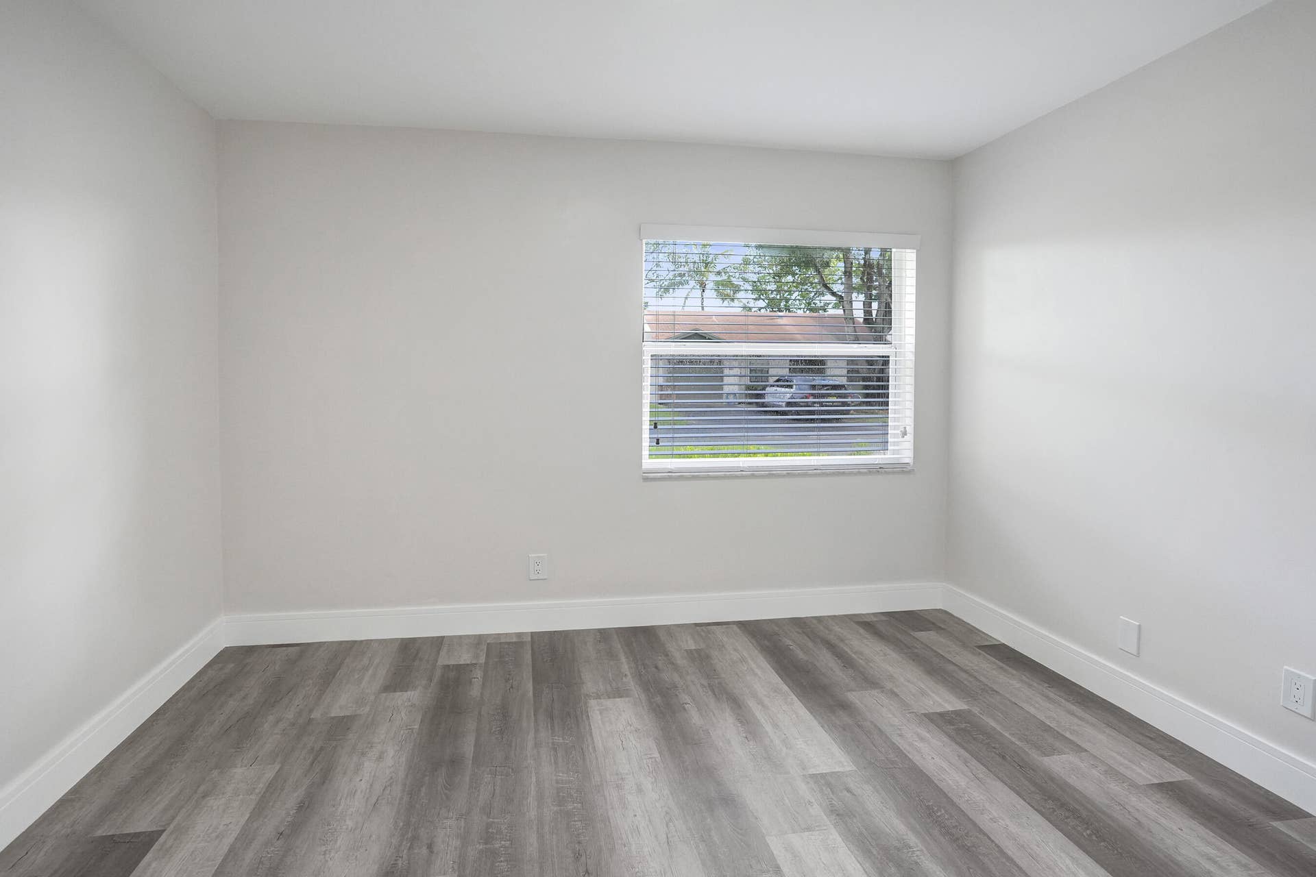 904 NW 51ST Street, Deerfield Beach, FL 33064 DSC01005