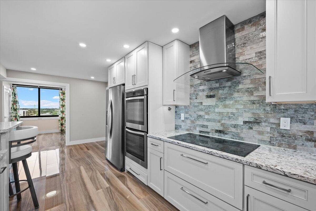 911 Ocean Drive, #601, Juno Beach, FL 33408 06-LUX_2106