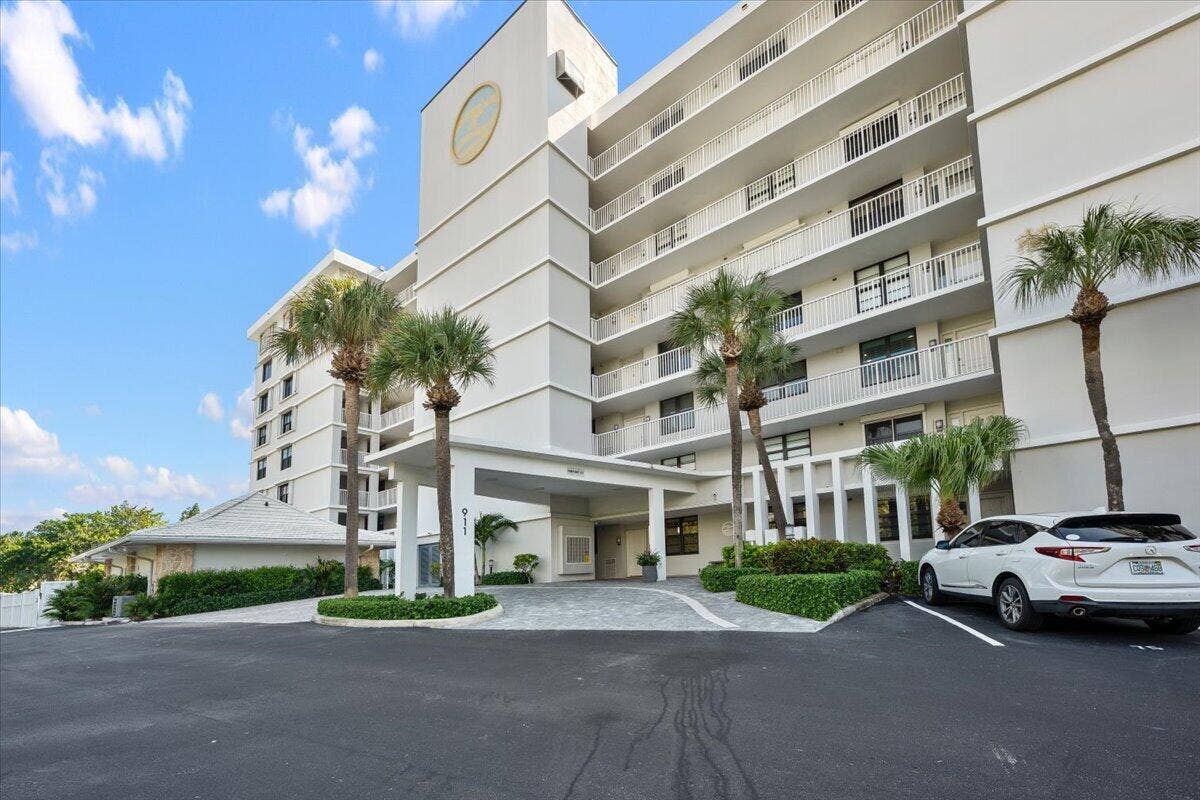 911 Ocean Drive, #601, Juno Beach, FL 33408 01-LUX_4707